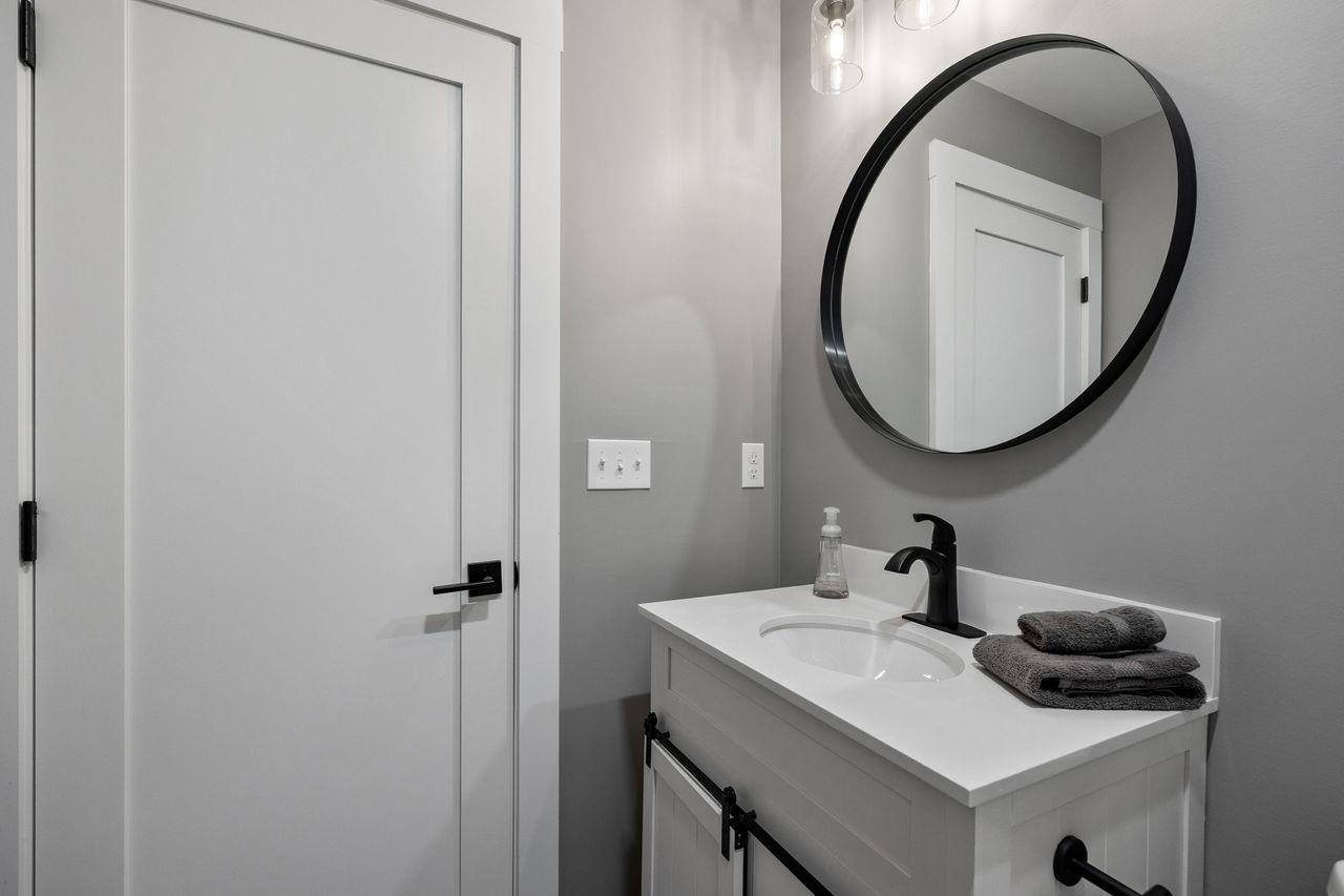 Conway, New Hampshire, 03860, United States, 4 Bedrooms Bedrooms, ,5 BathroomsBathrooms,Residential,For Sale,1991555