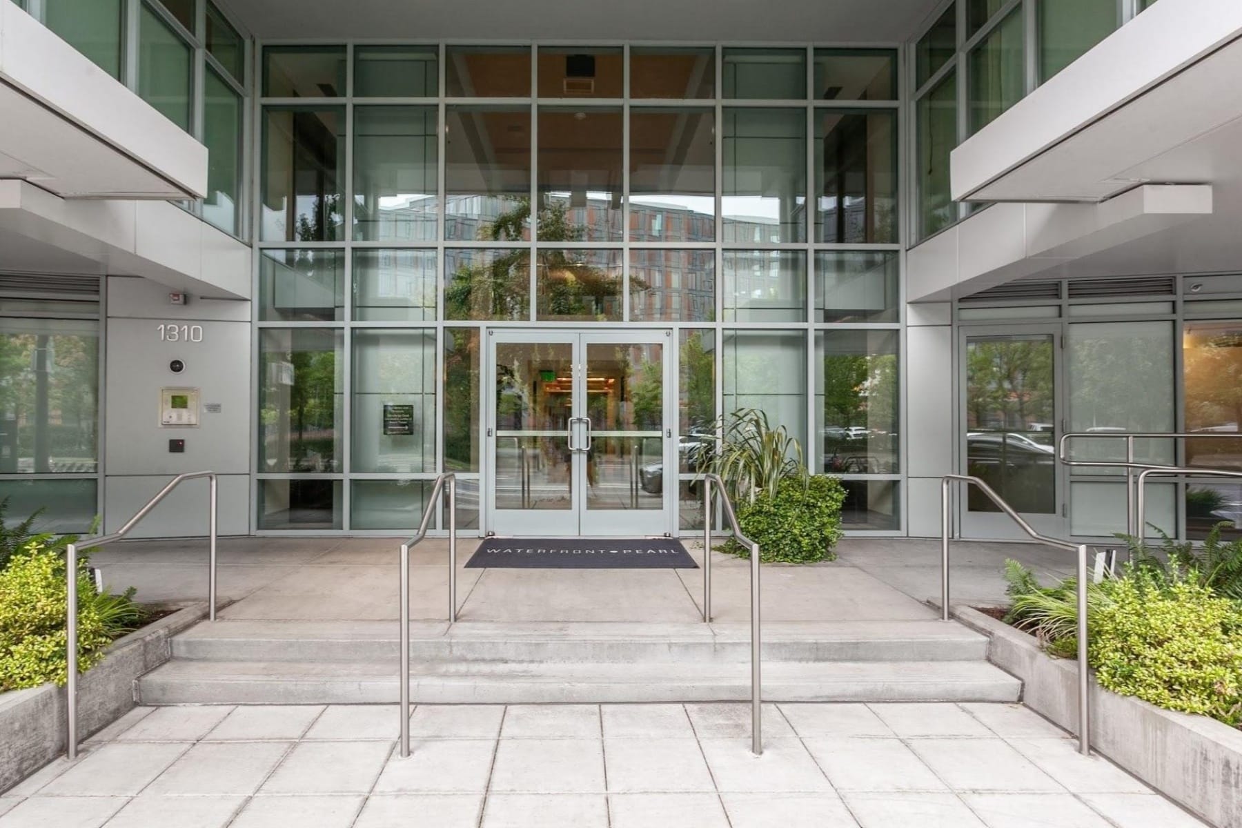  1310 NW NAITO PKWY #901 Portland, OR 97209 - 物件實景