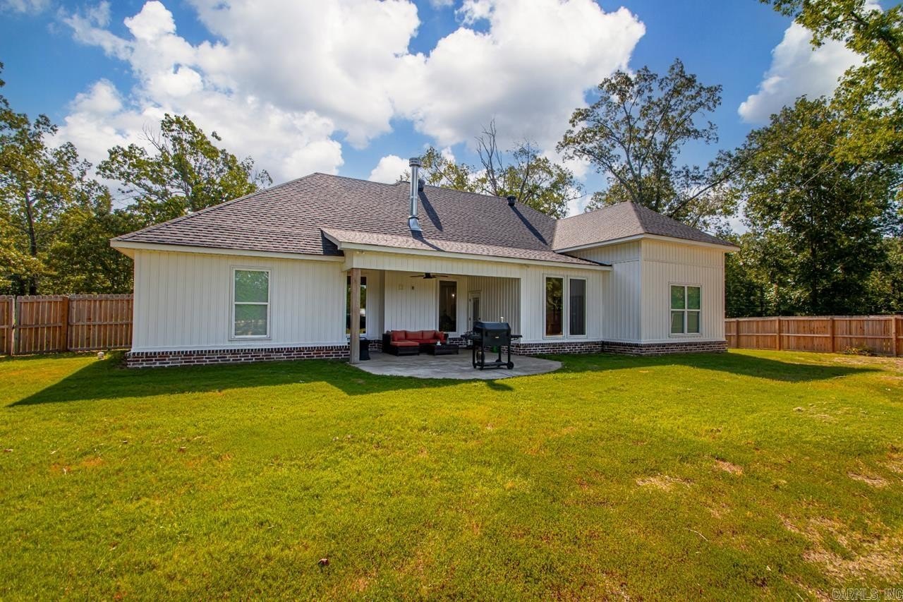 Benton, Arkansas, 72019, United States, 4 Bedrooms Bedrooms, ,3 BathroomsBathrooms,Residential,For Sale,1929147