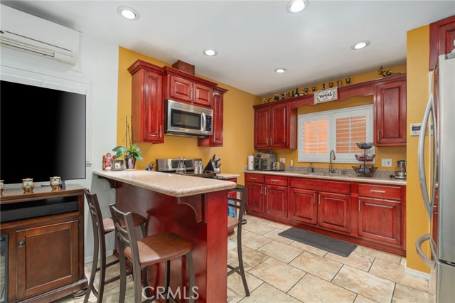 South Gate, California, 90280, United States, 4 Bedrooms Bedrooms, ,Residential,For Sale,2005257