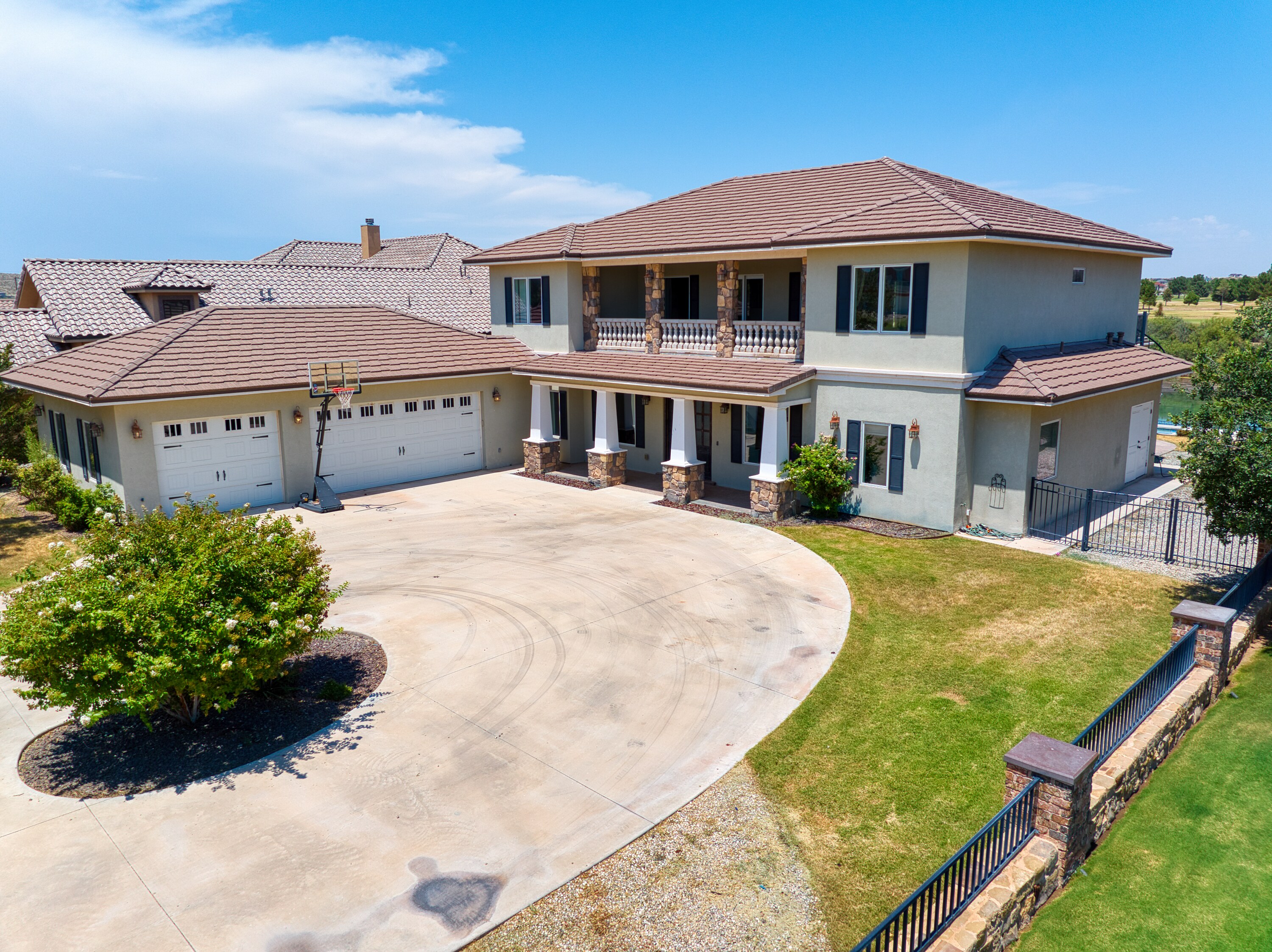Carlsbad, New Mexico, 88220, United States, 5 Bedrooms Bedrooms, ,4 BathroomsBathrooms,Residential,For Sale,1974334