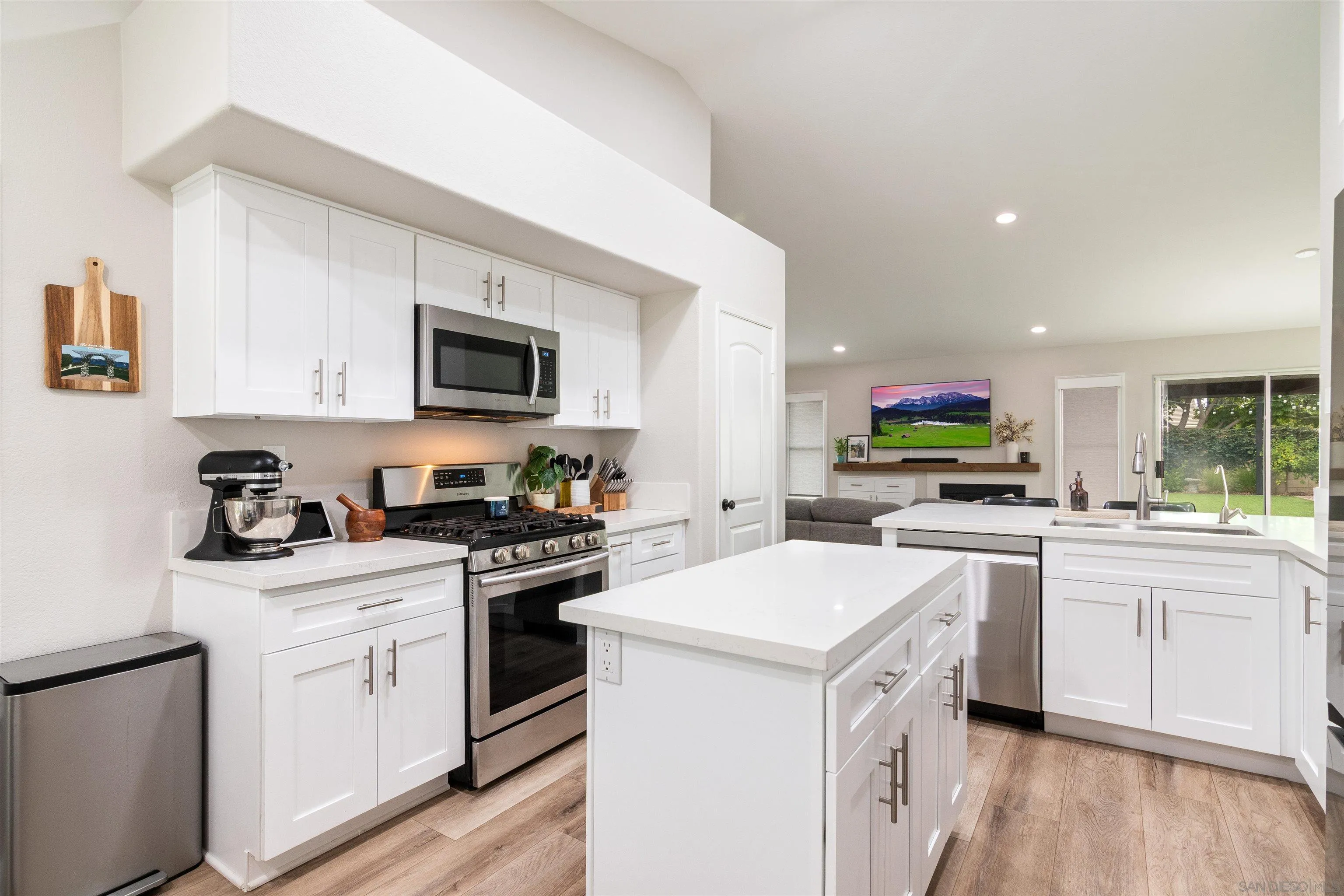 Winchester, California, 92596, United States, 3 Bedrooms Bedrooms, ,2 BathroomsBathrooms,Residential,For Sale,1956412