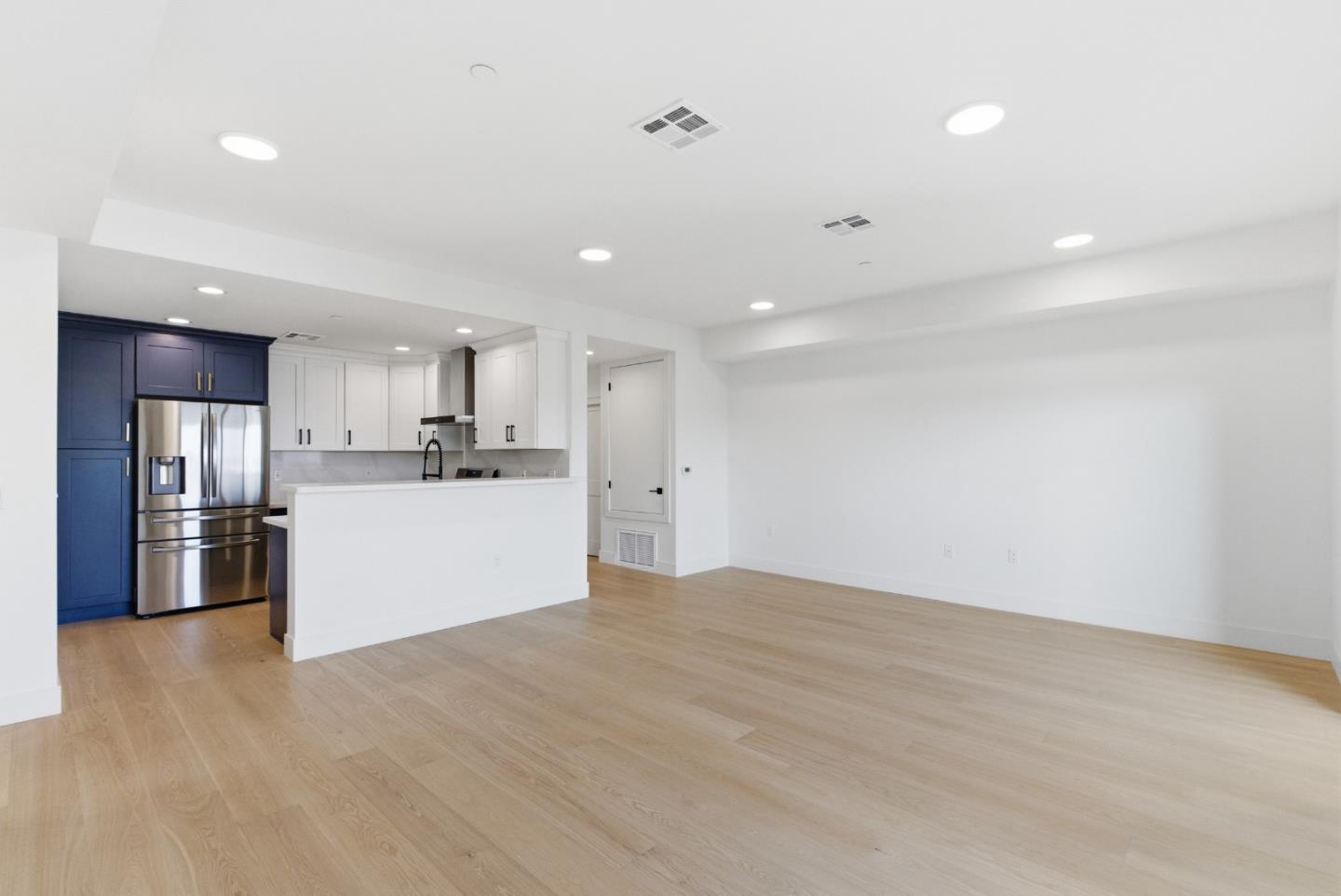 San Carlos, California, 94070, United States, 2 Bedrooms Bedrooms, ,2 BathroomsBathrooms,Residential,For Sale,2002973