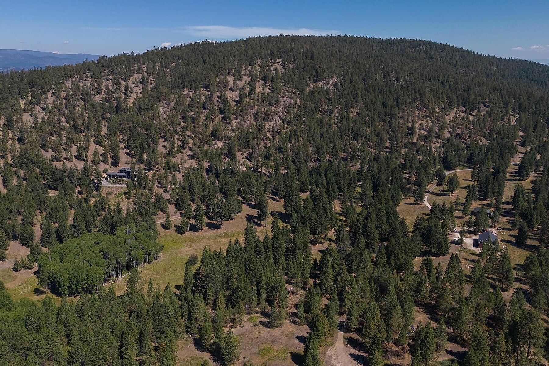  114.92 Acre Estate - 物件實景