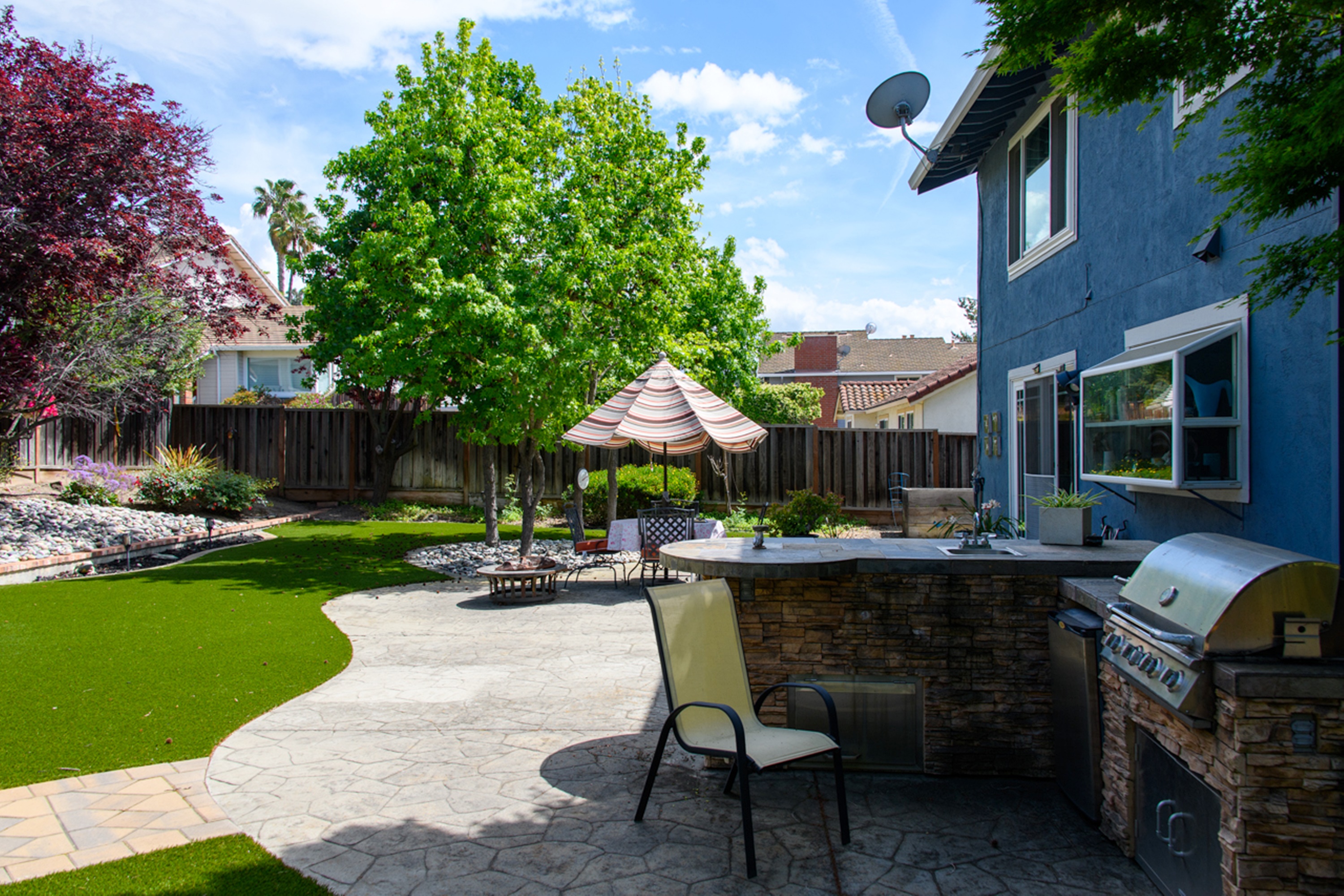  Stunningly Upgraded Home with Modern Amenities and Charm - 物件實景