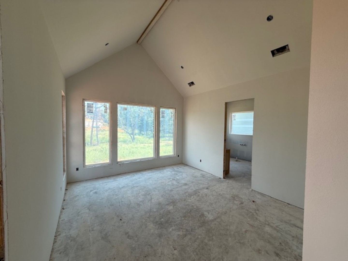 Tyler, Texas, 75704, United States, 5 Bedrooms Bedrooms, ,4 BathroomsBathrooms,Residential,For Sale,1977774