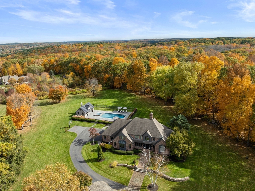 Southborough, Massachusetts, 01772, United States, 4 Bedrooms Bedrooms, ,5 BathroomsBathrooms,Residential,For Sale,2000512