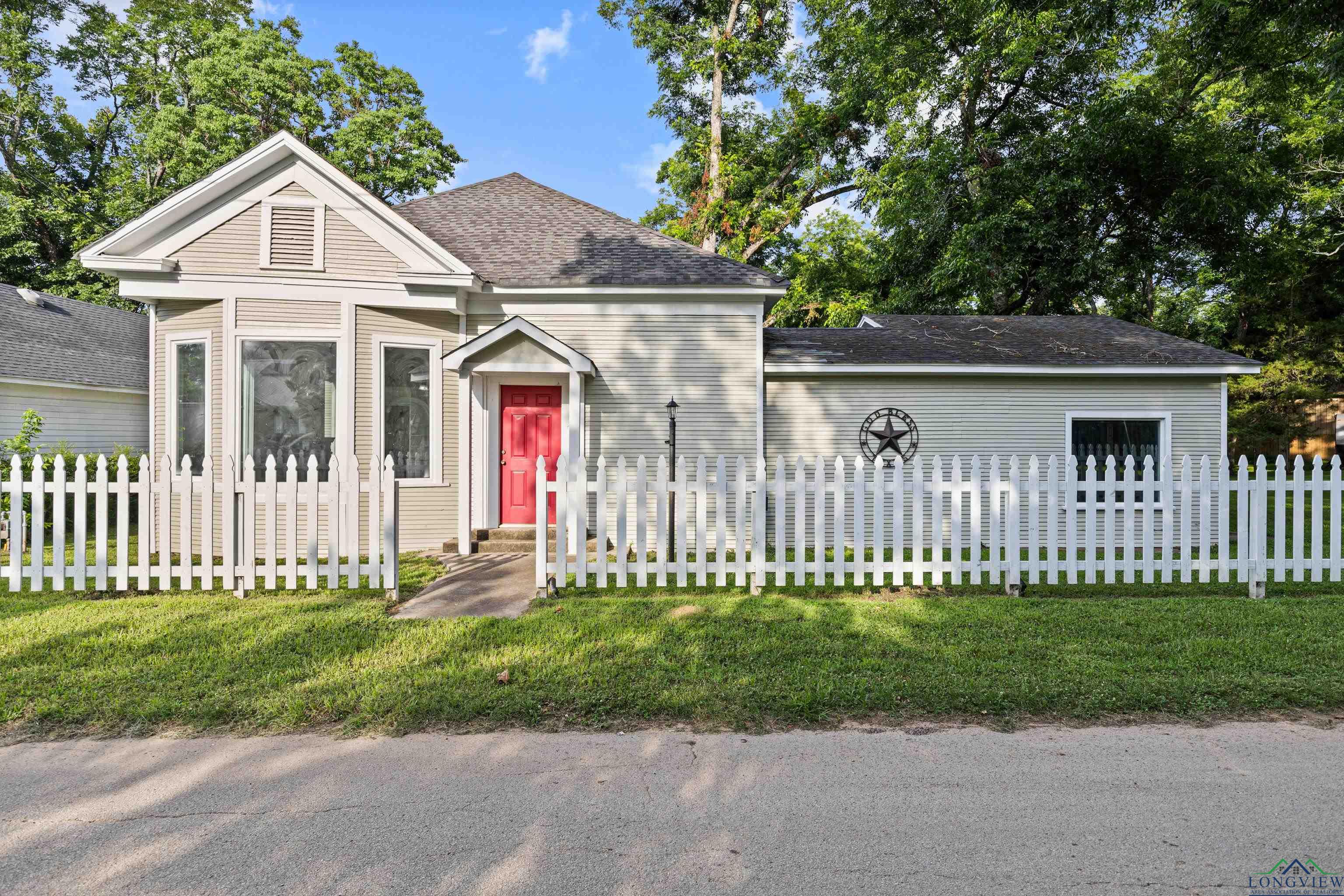 Jefferson, Texas, 75657, United States, 4 Bedrooms Bedrooms, ,5 BathroomsBathrooms,Residential,For Sale,1868474