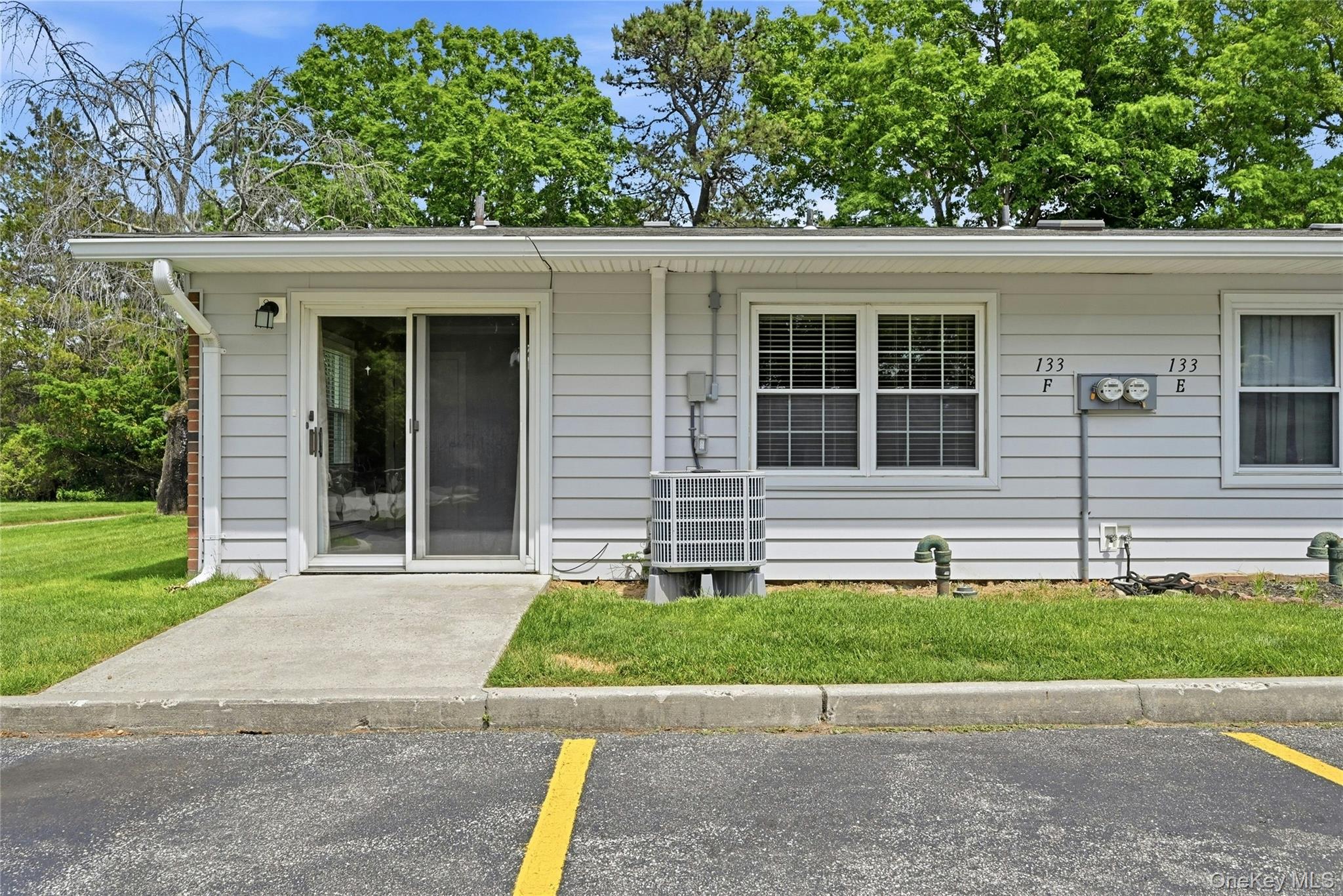  133 Eastbourne Court, Ridge, NY, 11961 - 物件實景