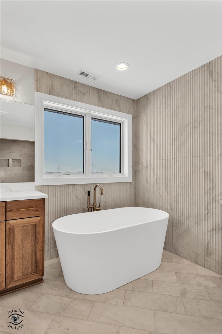 Frankfort, Illinois, 60423, United States, 4 Bedrooms Bedrooms, ,4 BathroomsBathrooms,Residential,For Sale,2001554