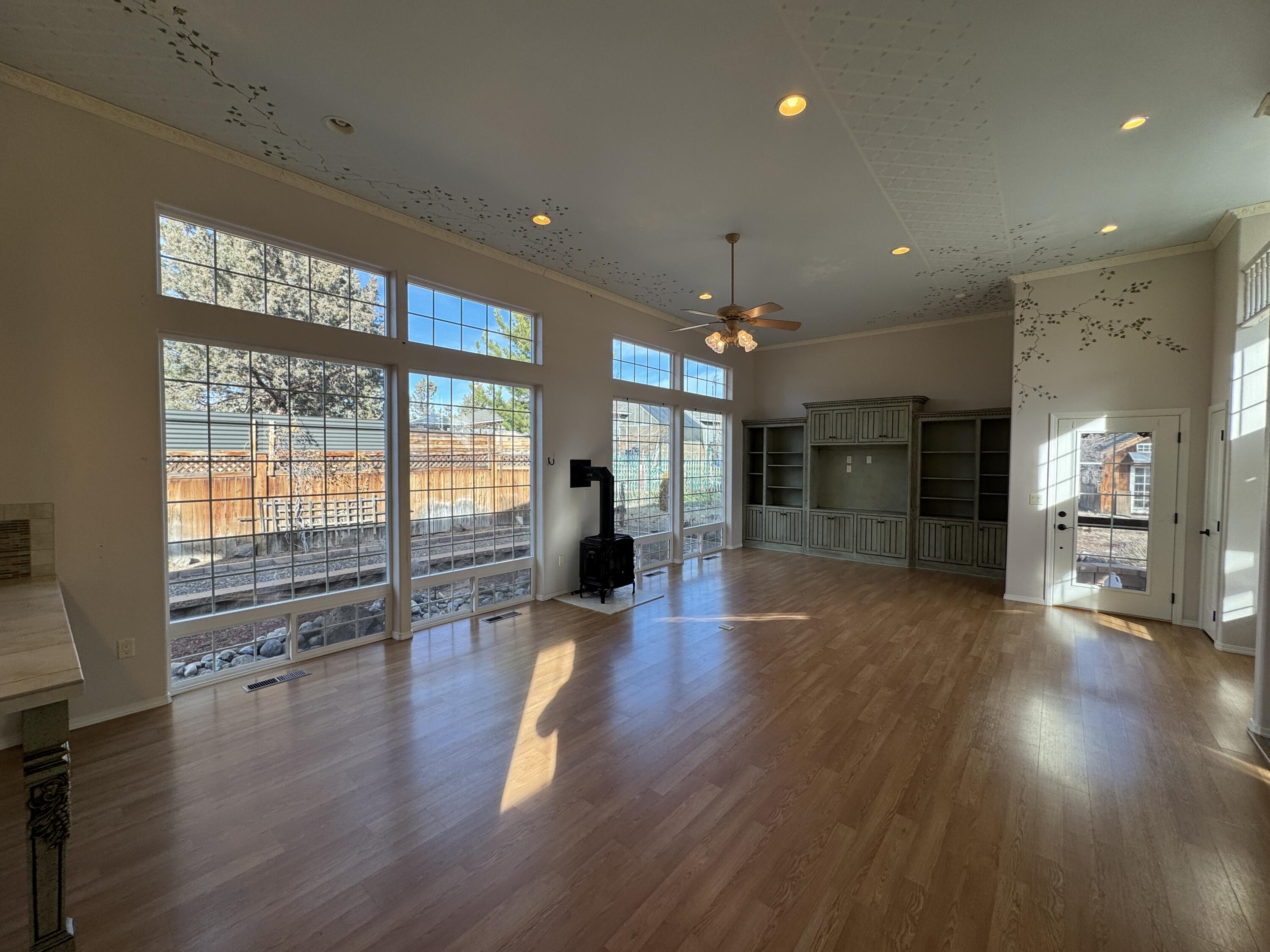 Terrebonne, Oregon, 97760, United States, 3 Bedrooms Bedrooms, ,2 BathroomsBathrooms,Residential,For Sale,2009315