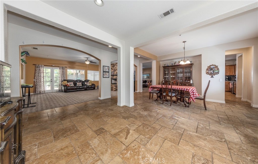 Highland, California, 92346, United States, 5 Bedrooms Bedrooms, ,4 BathroomsBathrooms,Residential,For Sale,1977847