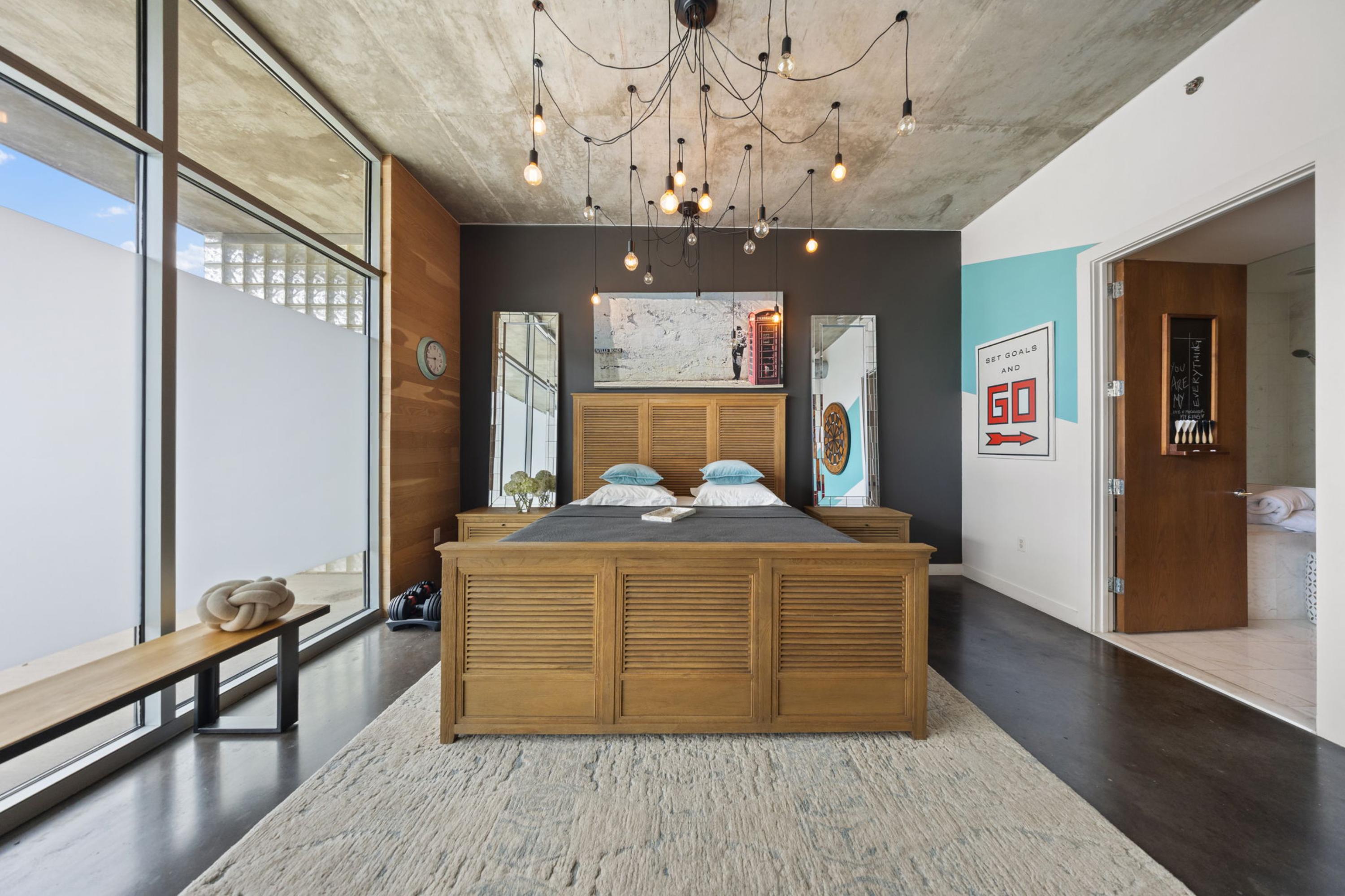  Industrial Sophistication Meets Boutique Loft Living in Downtown Dallas - 物件實景