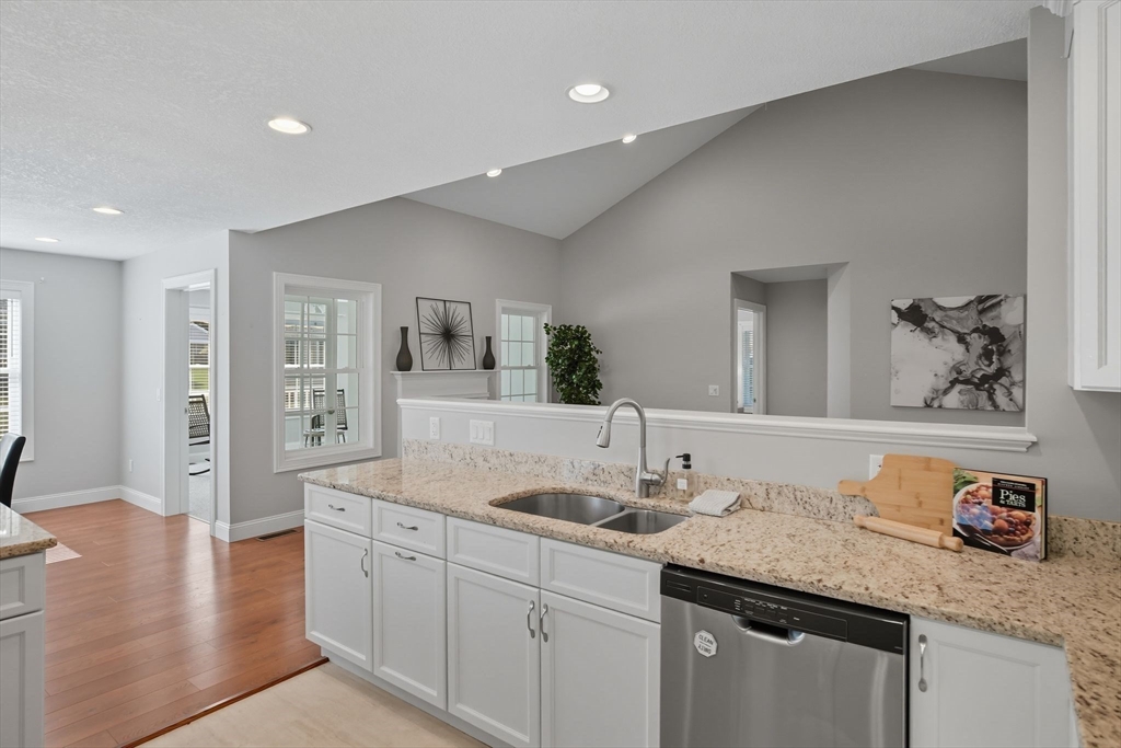 Wilbraham, Massachusetts, 01095, United States, 2 Bedrooms Bedrooms, ,2 BathroomsBathrooms,Residential,For Sale,1960738