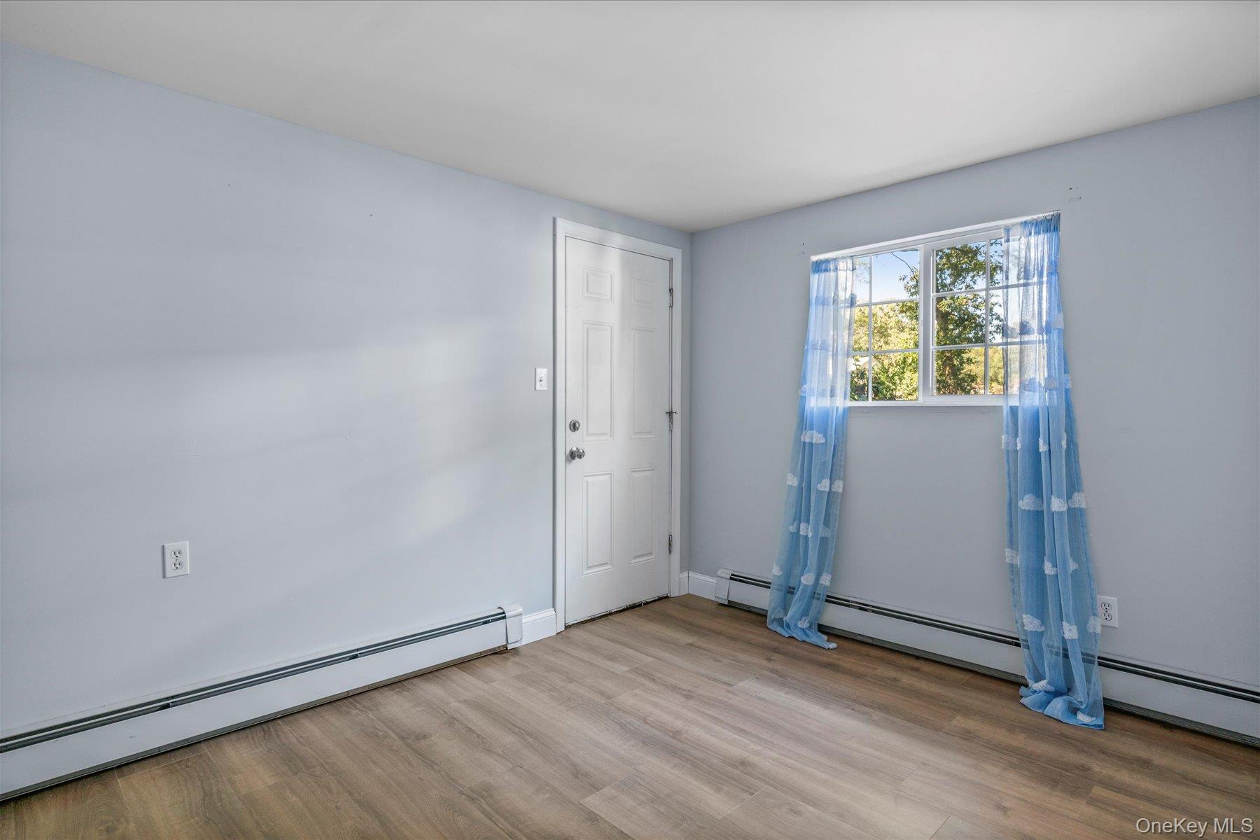 Mastic, New York, 11950, United States, 5 Bedrooms Bedrooms, ,2 BathroomsBathrooms,Residential,For Sale,1902791