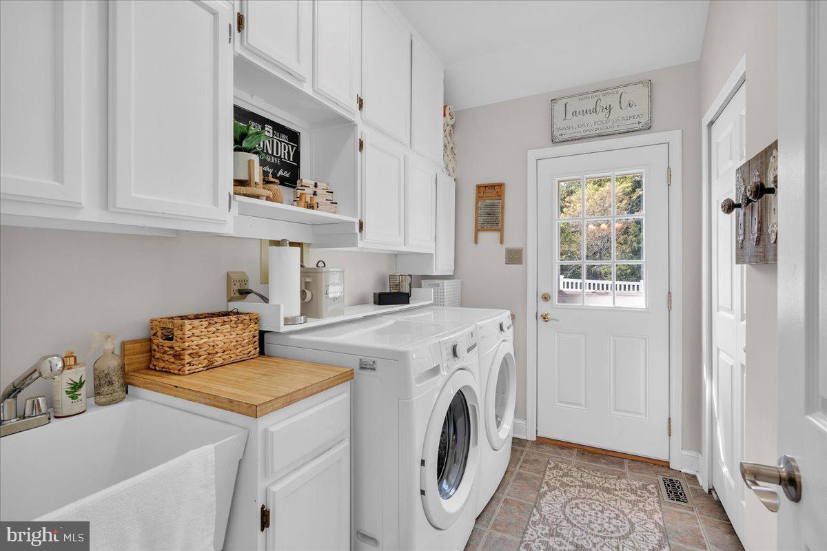 SEWELL, New Jersey, 08080, United States, 4 Bedrooms Bedrooms, ,3 BathroomsBathrooms,Residential,For Sale,1983888