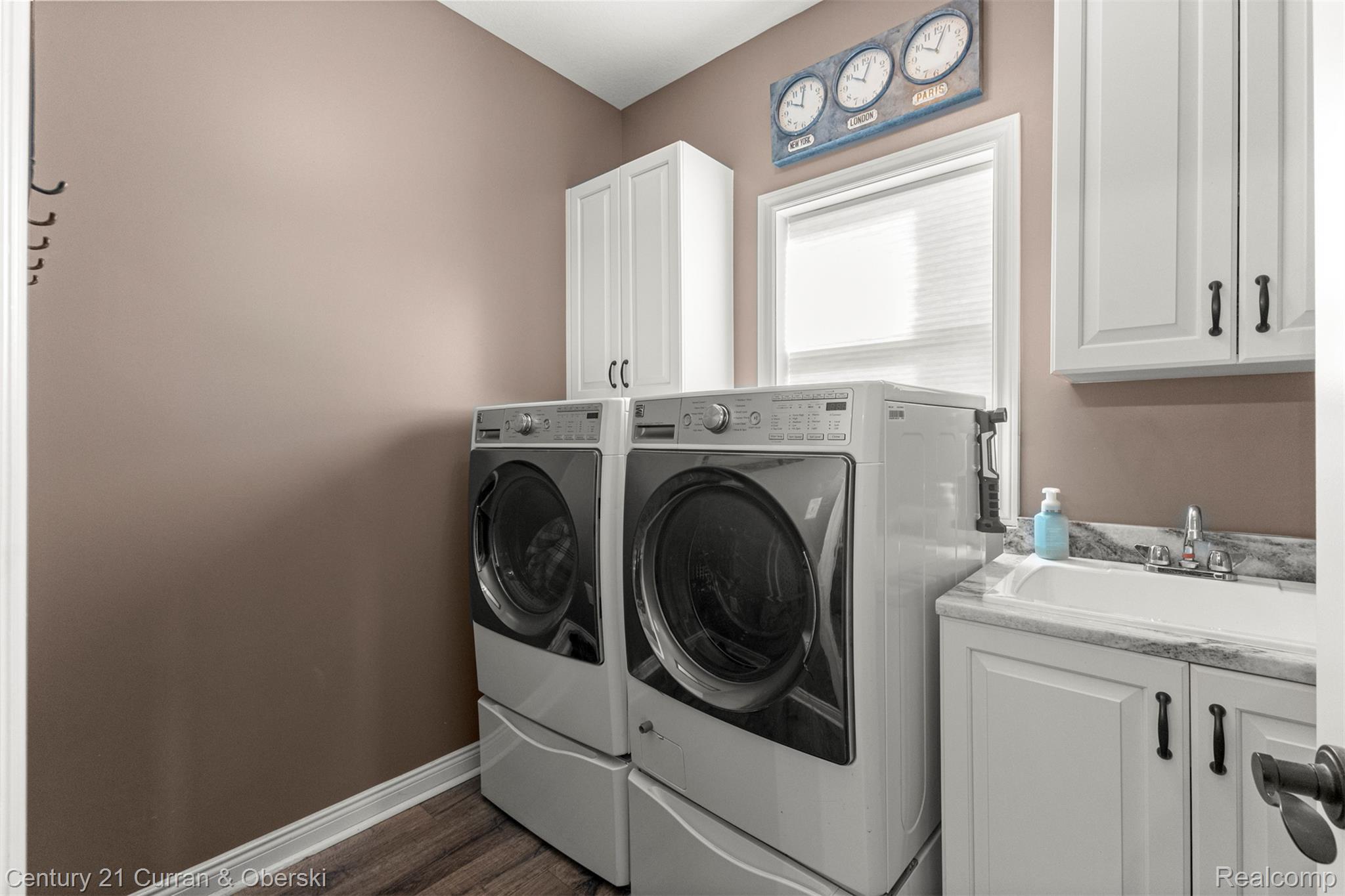 Monroe, Michigan, 48161, United States, 4 Bedrooms Bedrooms, ,3 BathroomsBathrooms,Residential,For Sale,2009653