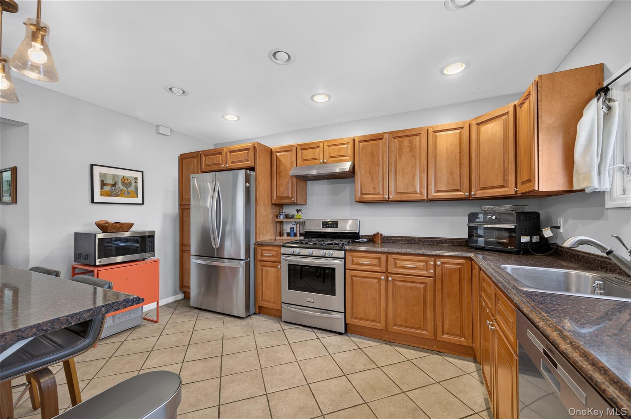  120 Bert Avenue, Westbury, NY, 11590 - 物件實景