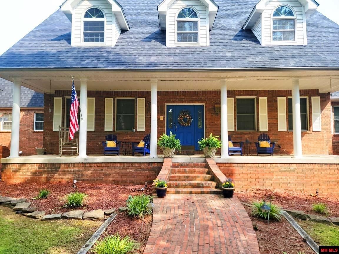 Mountain Home, Arkansas, 72653, United States, 4 Bedrooms Bedrooms, ,5 BathroomsBathrooms,Residential,For Sale,1981288