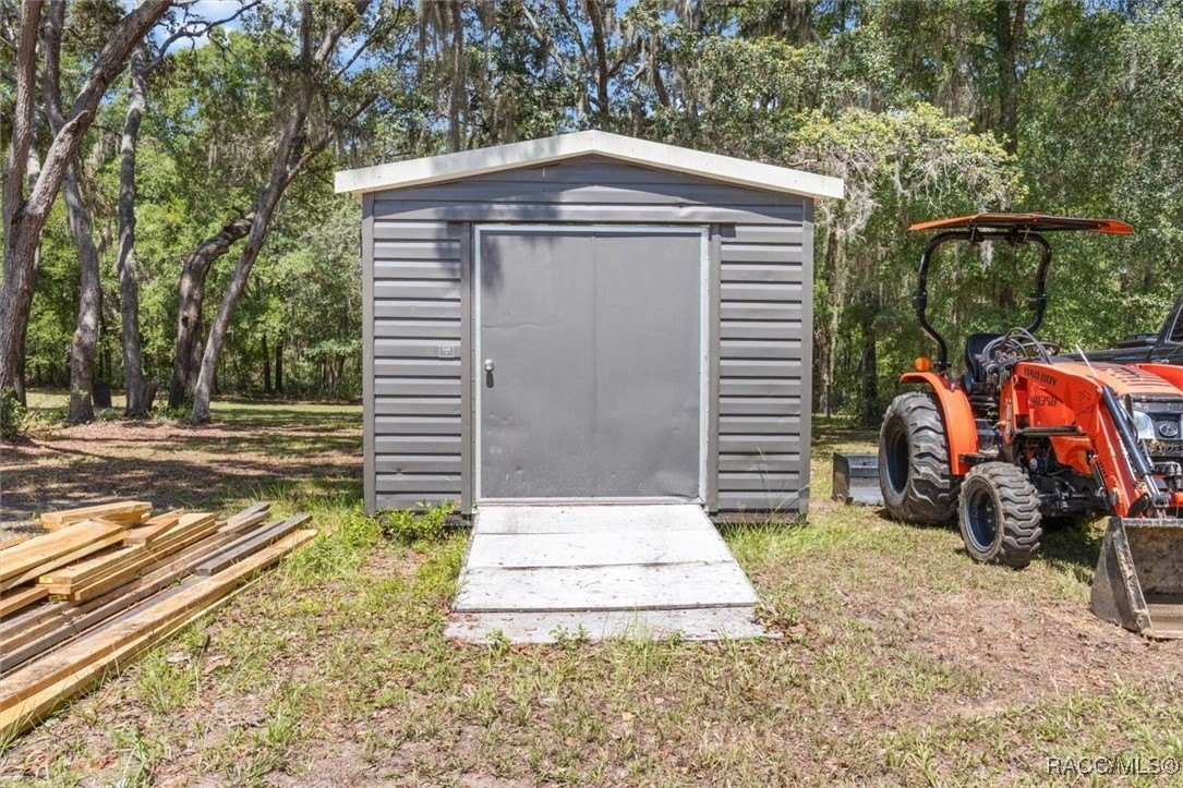 Hernando, Florida, 34442, United States, 5 Bedrooms Bedrooms, ,3 BathroomsBathrooms,Residential,For Sale,1869727