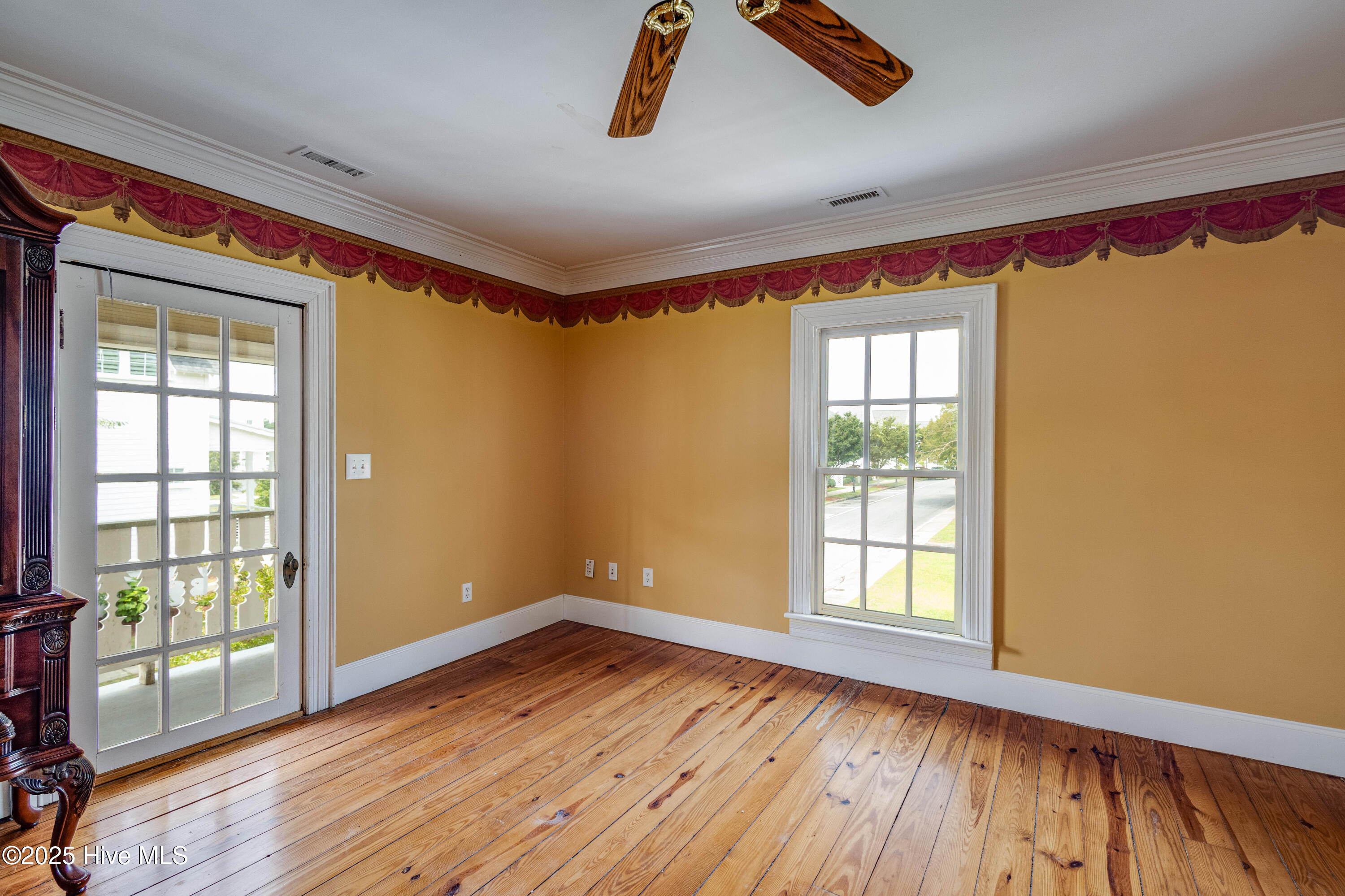 122 S Academy Street, Washington, North Carolina, 27889, United States, 3 Bedrooms Bedrooms, ,4 BathroomsBathrooms,Residential,For Sale,122 S Academy Street,1639244