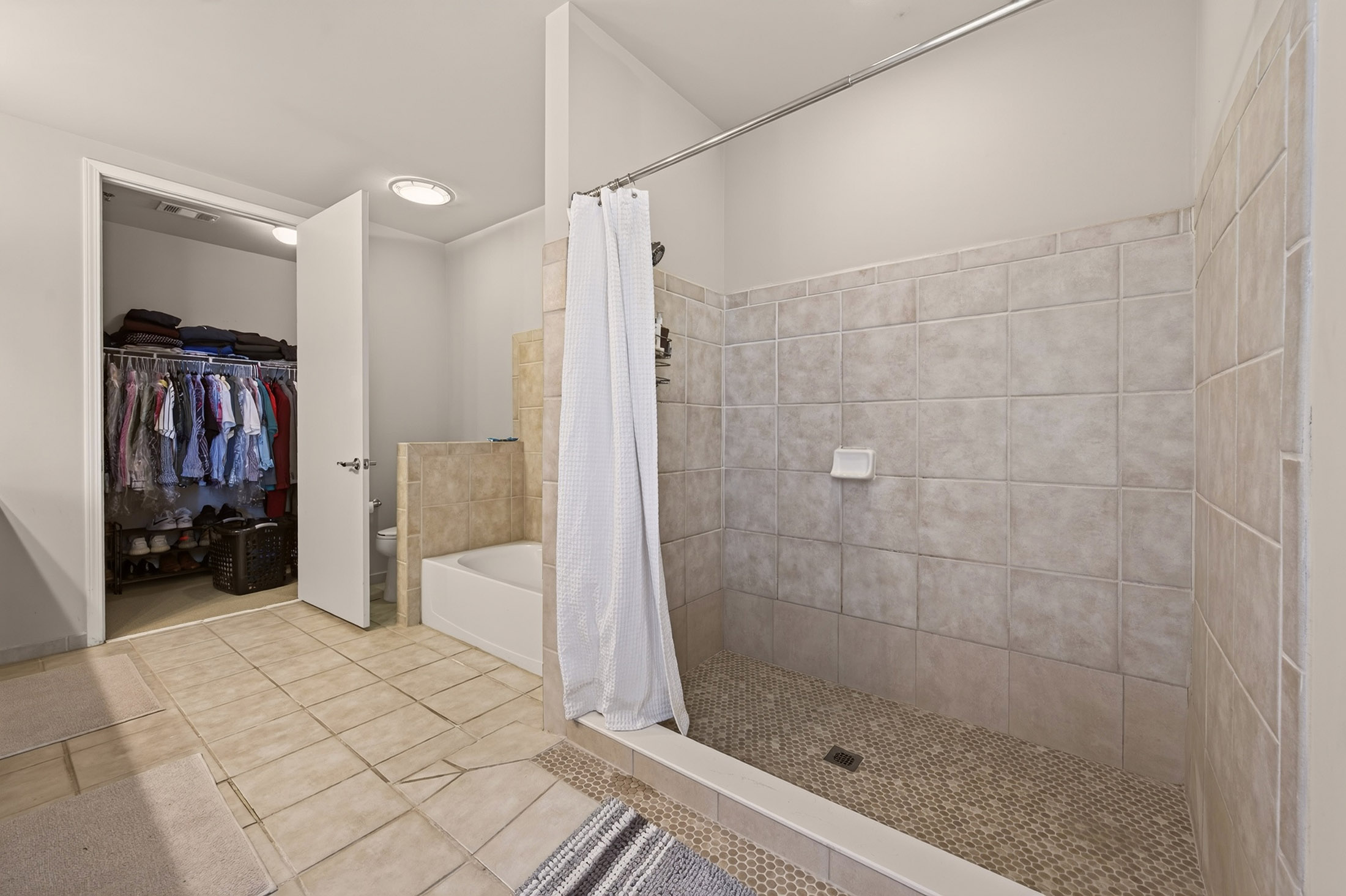  Stylish One Bedroom Condo with Great Amenities and Exceptional Buckhead Location - 物件實景