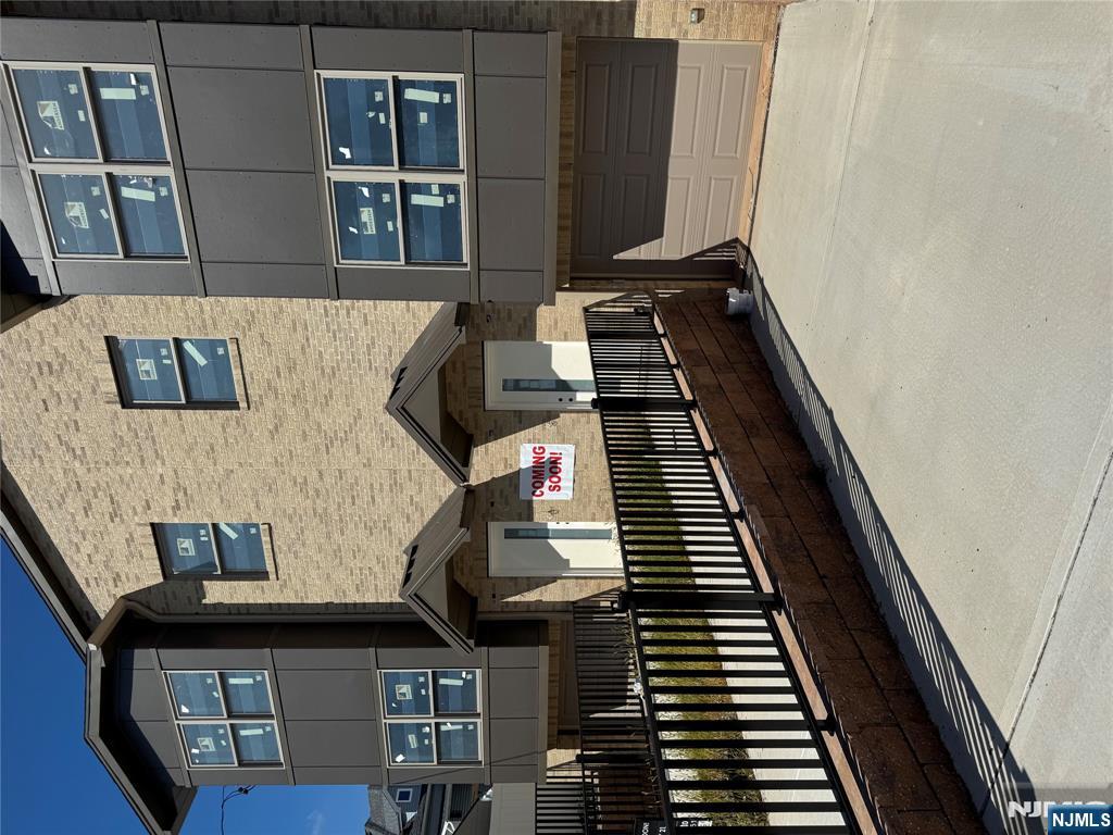 Secaucus, New Jersey, 07094, United States, 3 Bedrooms Bedrooms, ,4 BathroomsBathrooms,Residential,For Sale,1979983