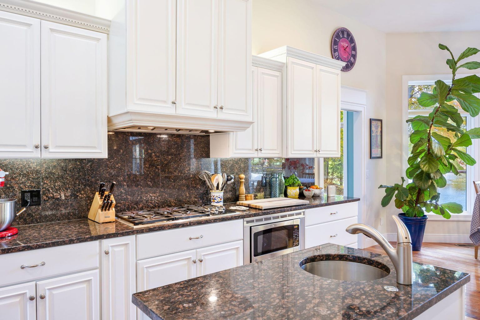 Canadian Lakes, Michigan, 49346, United States, 5 Bedrooms Bedrooms, ,6 BathroomsBathrooms,Residential,For Sale,1981298