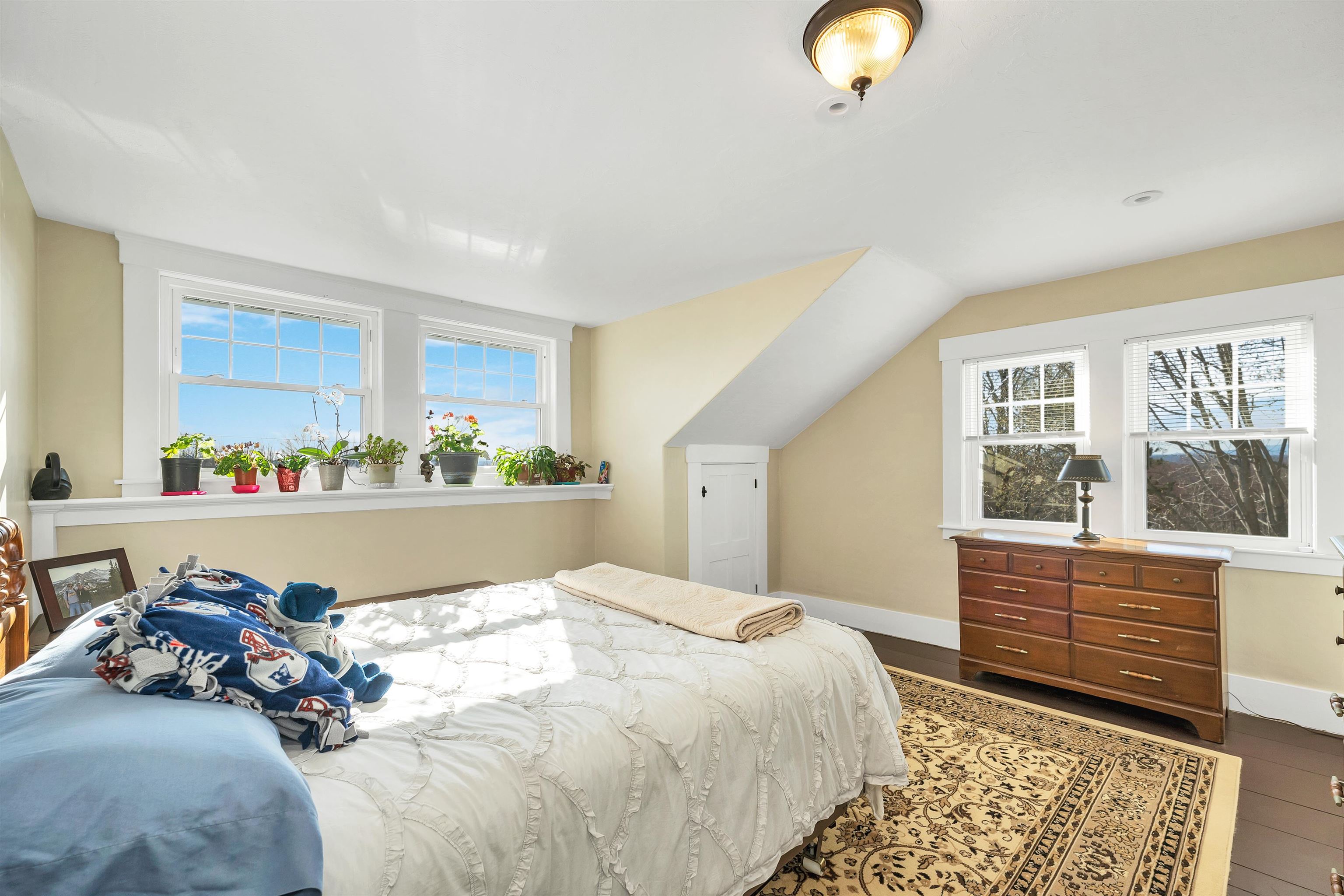 Meredith, New Hampshire, 03253, United States, 3 Bedrooms Bedrooms, ,2 BathroomsBathrooms,Residential,For Sale,1793827