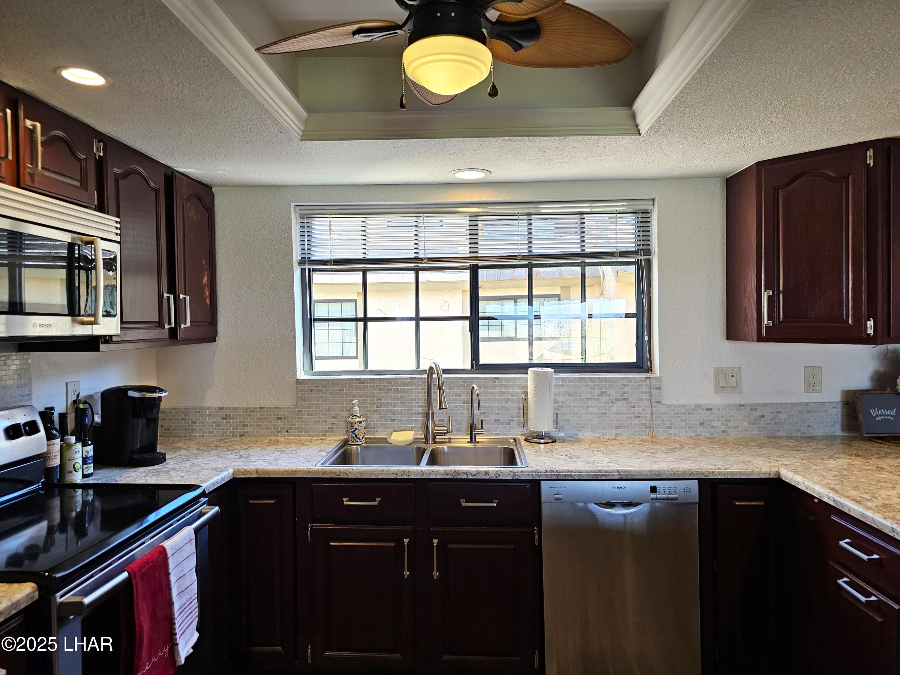 Lake Havasu City, Arizona, 86403, United States, 2 Bedrooms Bedrooms, ,3 BathroomsBathrooms,Residential,For Sale,2001999