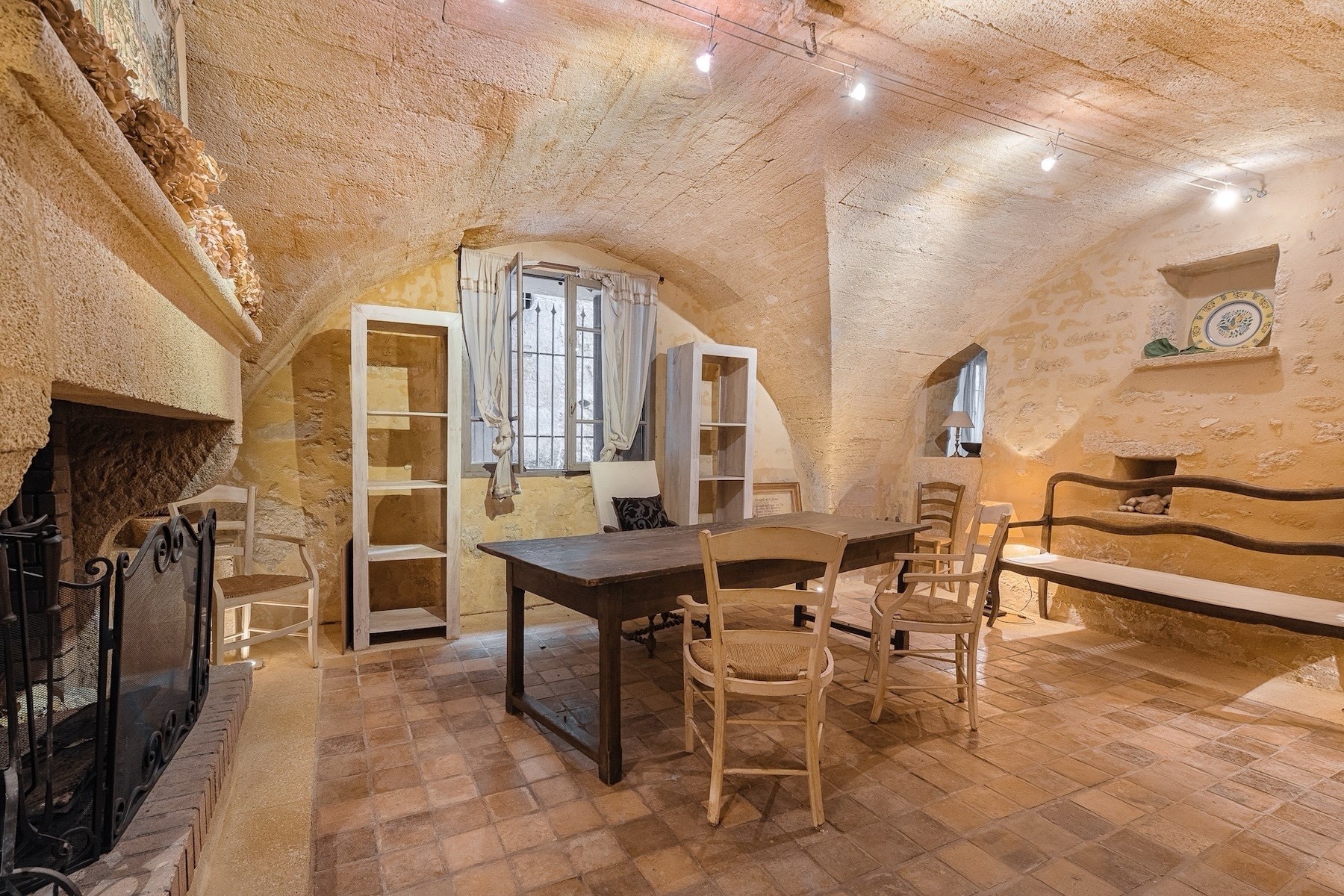  Superb stone property with swimming pool and wellness area in the heart of a so… - 物件實景