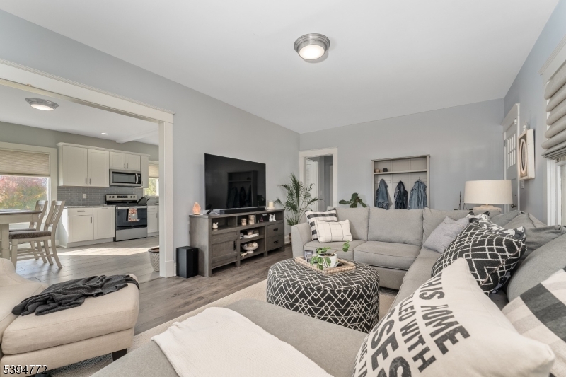 Clinton Town, New Jersey, 08809, United States, 3 Bedrooms Bedrooms, ,2 BathroomsBathrooms,Residential,For Sale,1989455