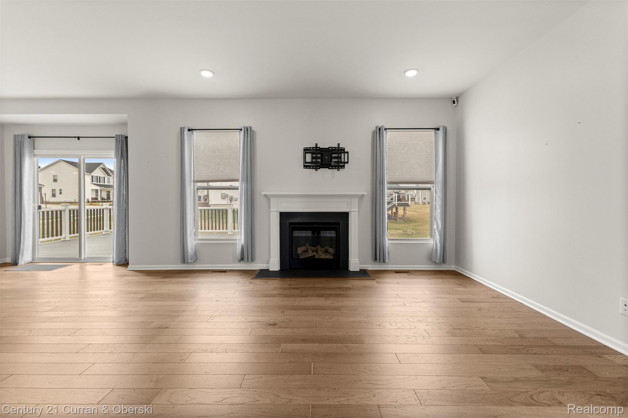 Saline Township, Michigan, 48176, United States, 4 Bedrooms Bedrooms, ,3 BathroomsBathrooms,Residential,For Sale,2048754