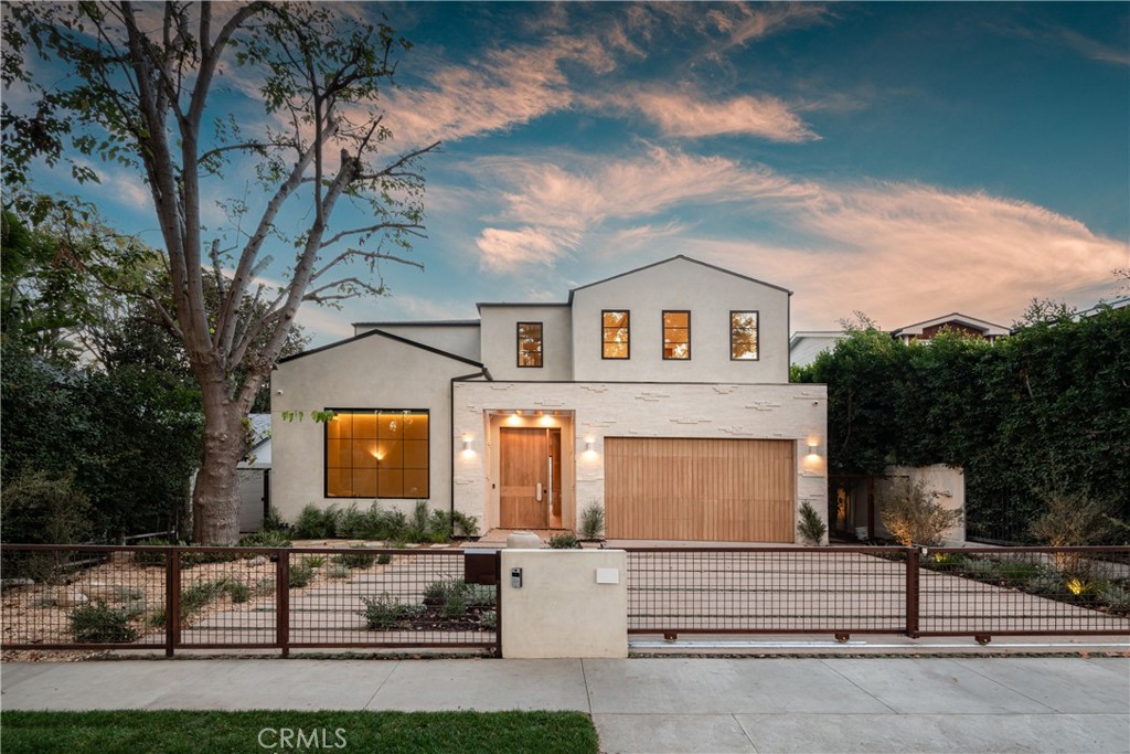 Sherman Oaks, California, 91423, United States, 6 Bedrooms Bedrooms, ,7 BathroomsBathrooms,Residential,For Sale,1990929