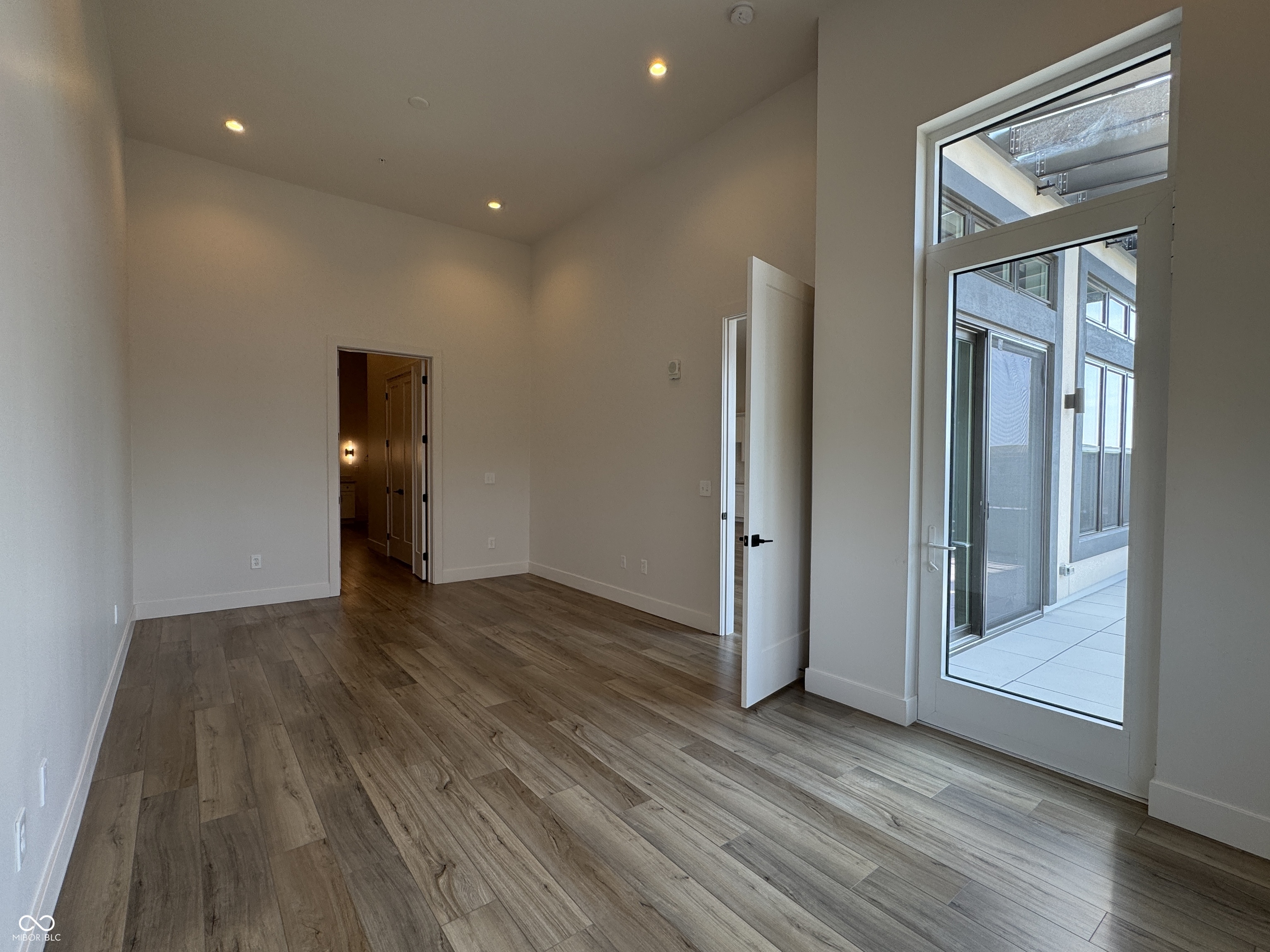 Carmel, Indiana, 46032, United States, 2 Bedrooms Bedrooms, ,3 BathroomsBathrooms,Residential,For Sale,1983027