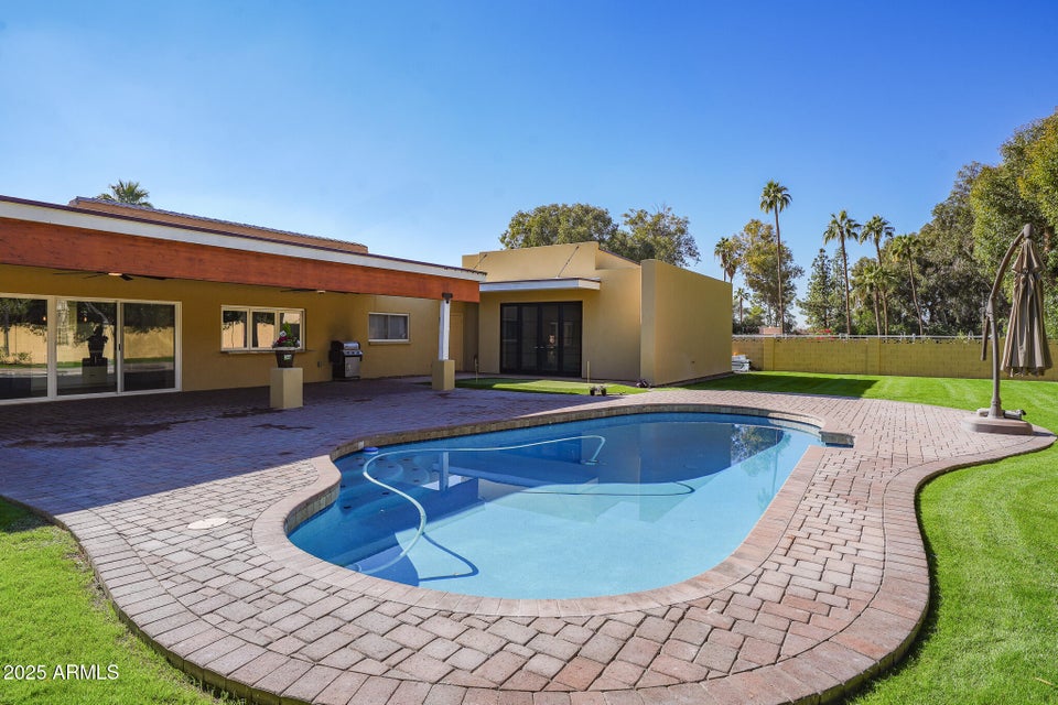 Phoenix, Arizona, 85018, United States, 4 Bedrooms Bedrooms, ,Residential,For Sale,2001186