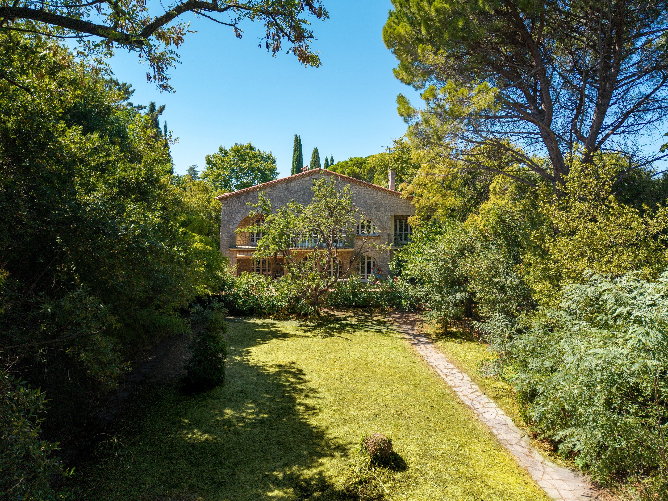  Near Les Arceaux, a 1970s stone gem… - 物件實景