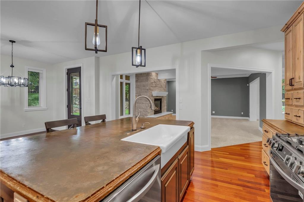 Lawrence, Kansas, 66049, United States, 5 Bedrooms Bedrooms, ,5 BathroomsBathrooms,Residential,For Sale,1848168