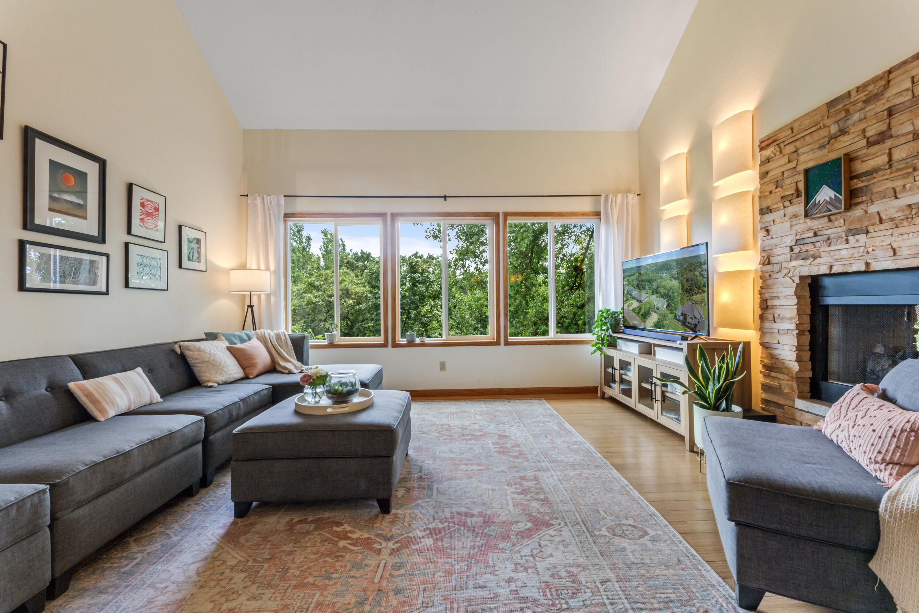 Winona, Minnesota, 55987, United States, 6 Bedrooms Bedrooms, ,5 BathroomsBathrooms,Residential,For Sale,1882480