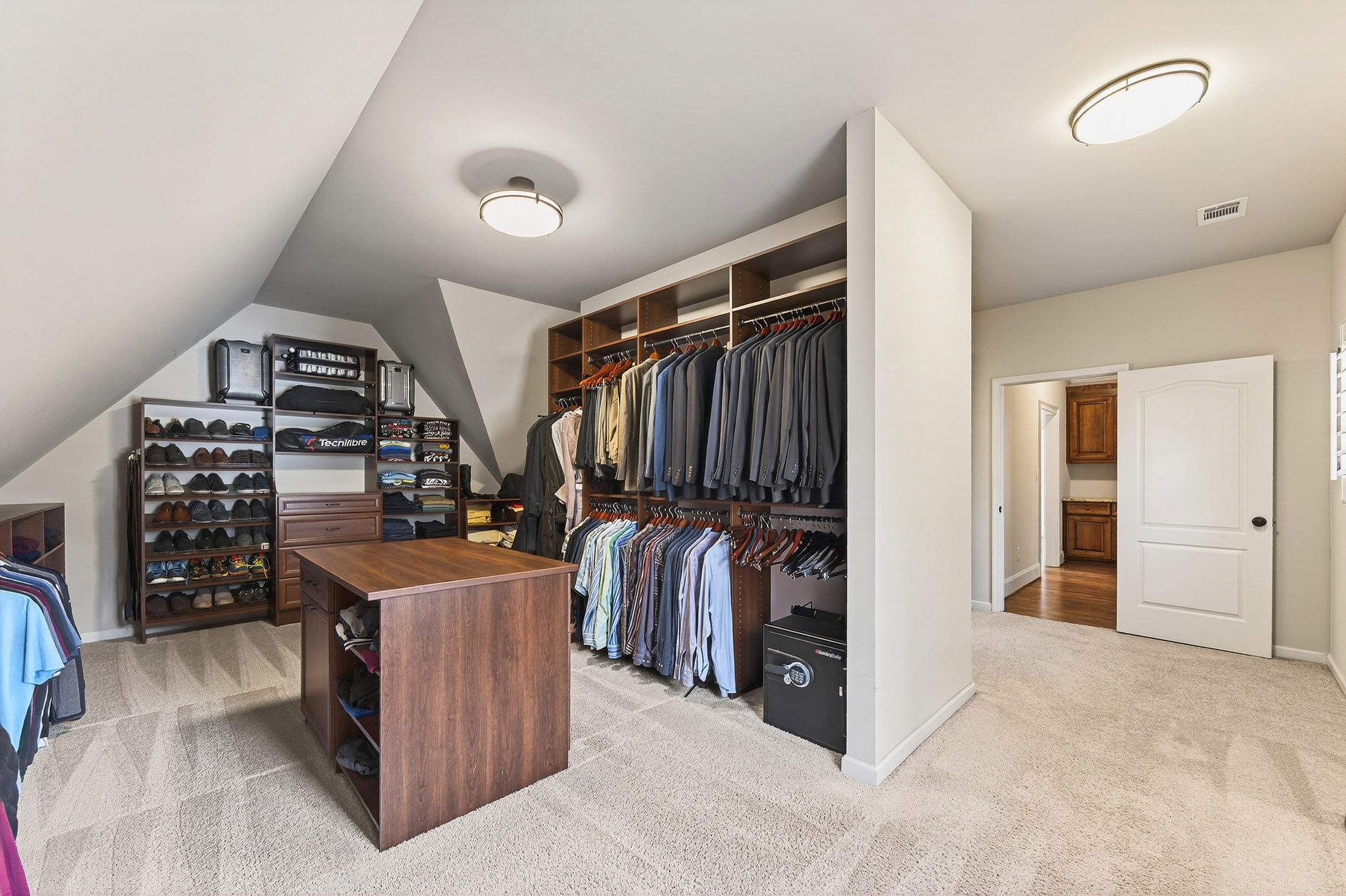  Milton Retreat on 1.43+/- Acres with Pool, Spa and Outdoor Living - 物件實景