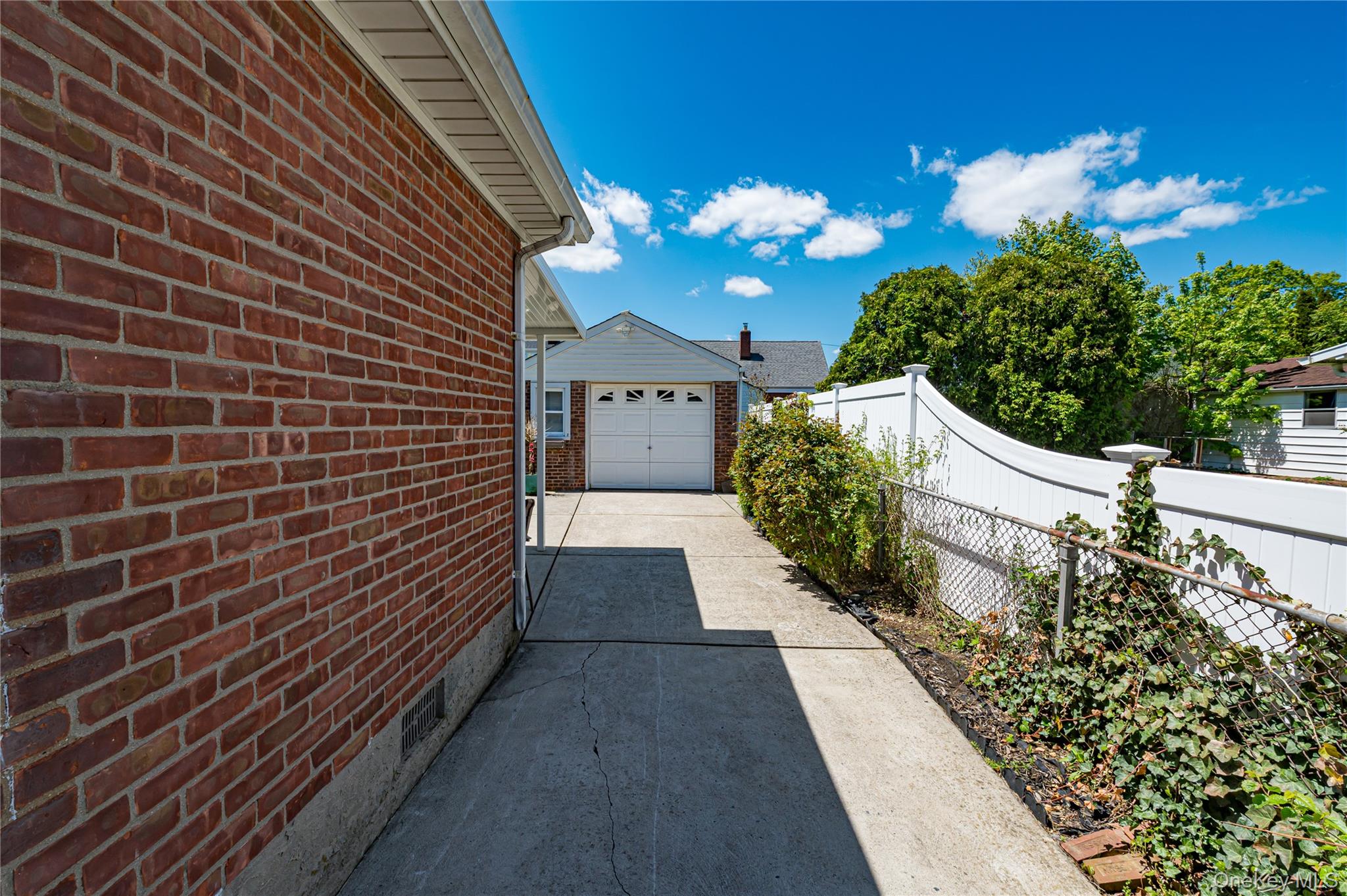  375 Latham Road, Mineola, NY, 11501 - 物件實景