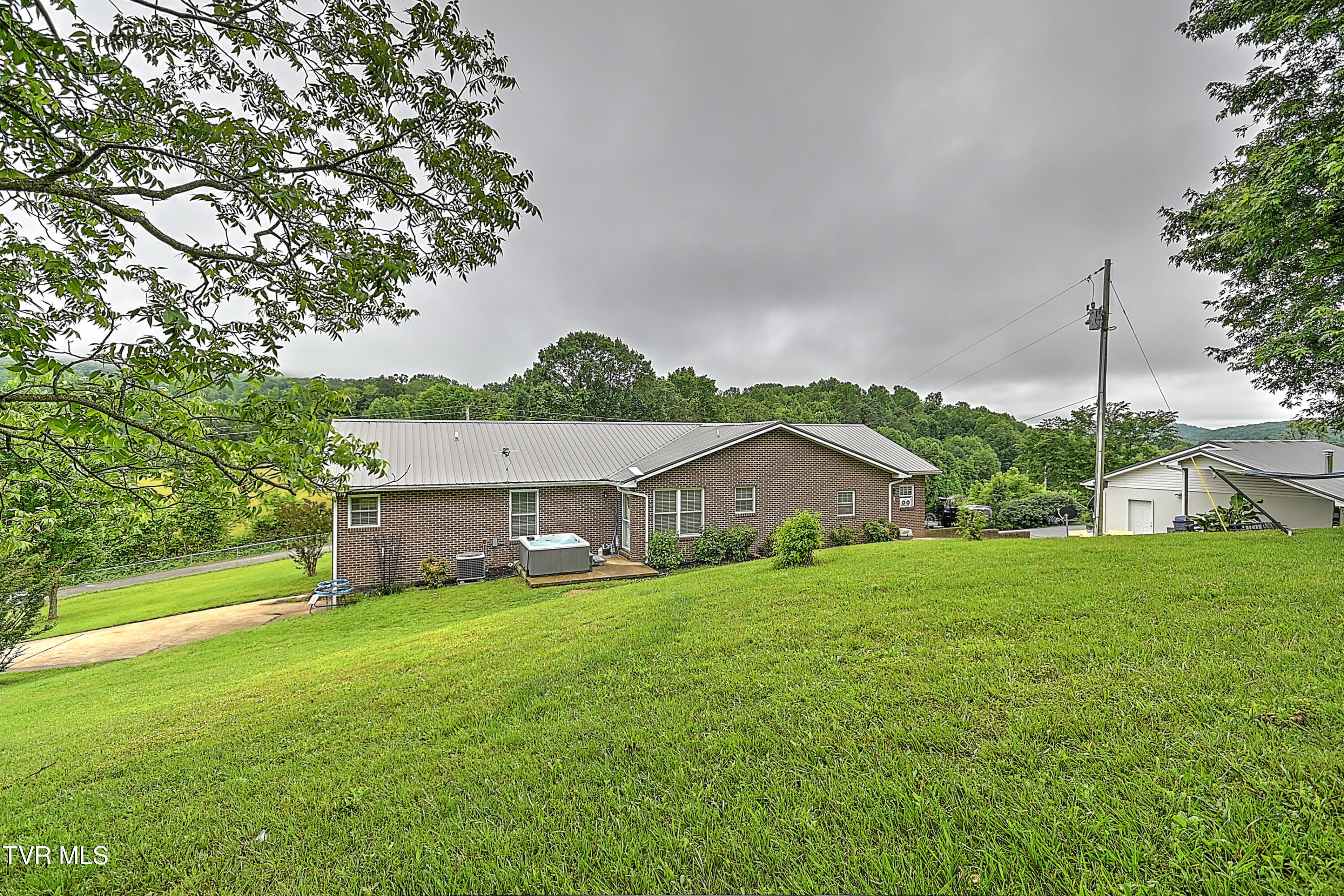 Chuckey, Tennessee, 37641, United States, 3 Bedrooms Bedrooms, ,2 BathroomsBathrooms,Residential,For Sale,1872161