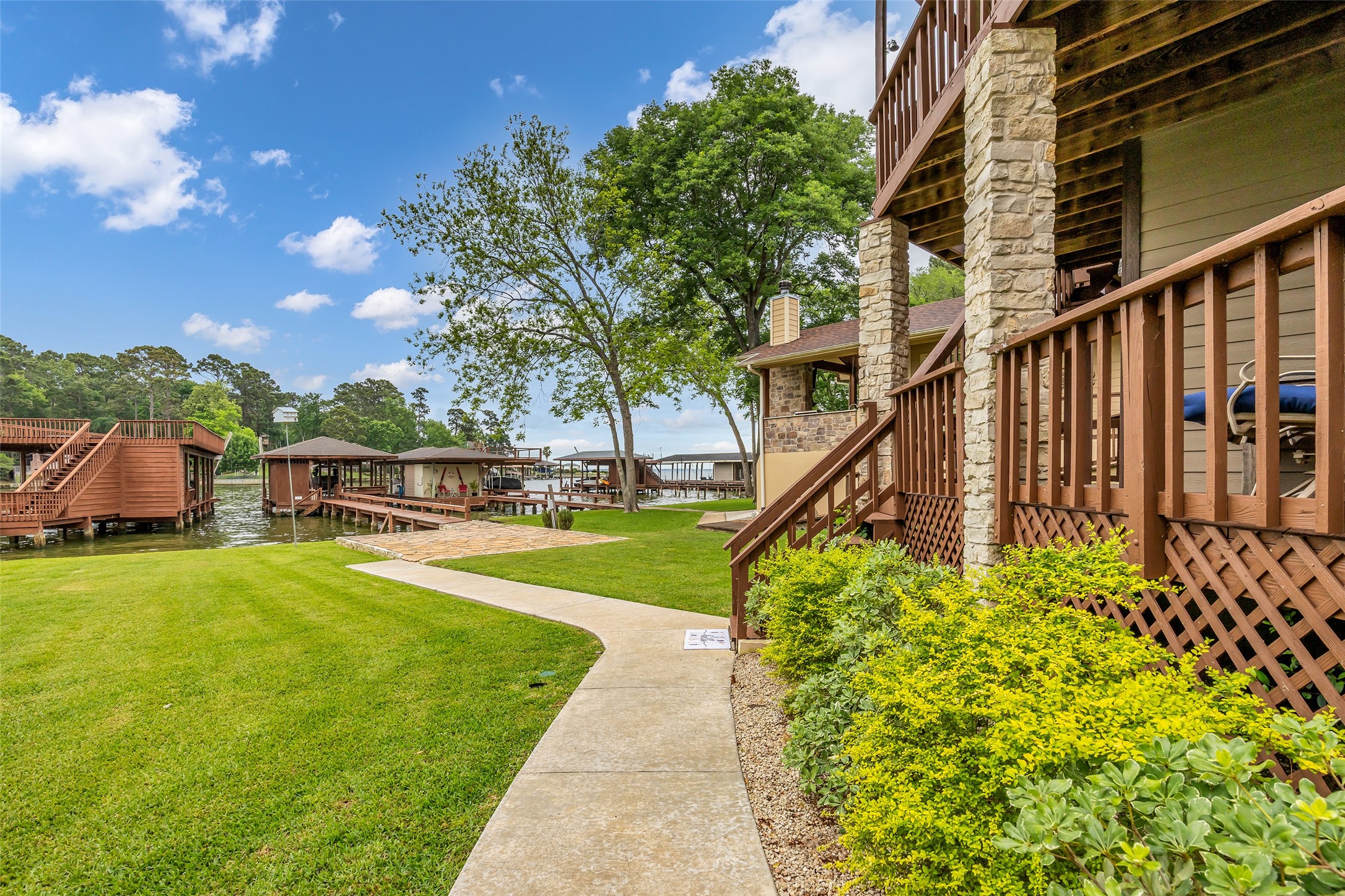  33 Harbour Point Circle - 物件實景