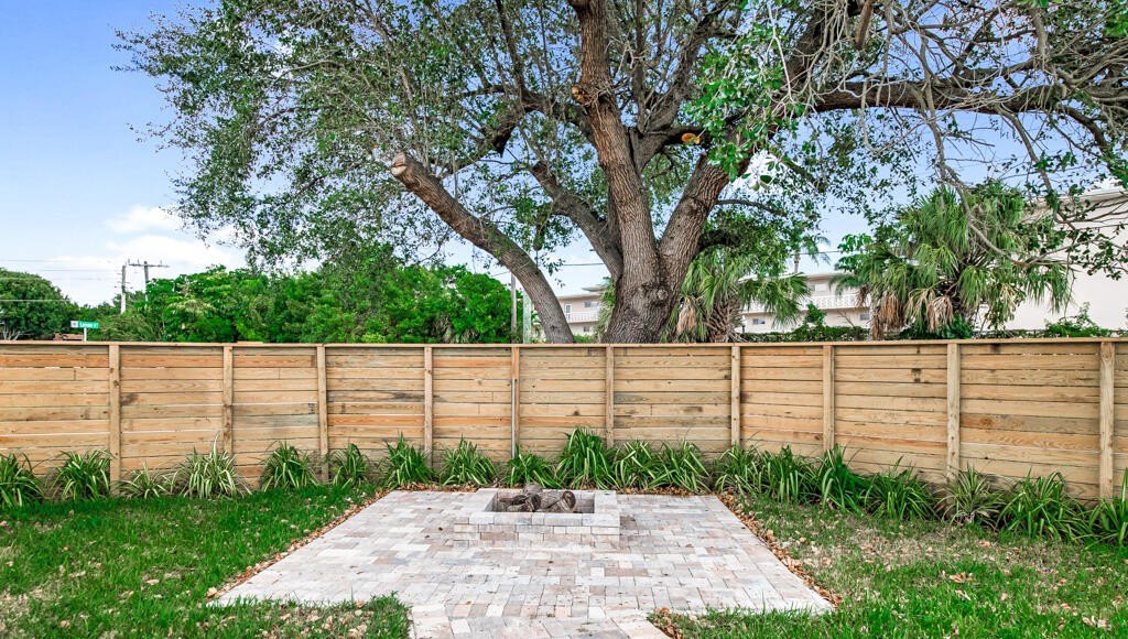 Palm Springs, Florida, 33461, United States, 4 Bedrooms Bedrooms, ,5 BathroomsBathrooms,Residential,For Sale,1835597