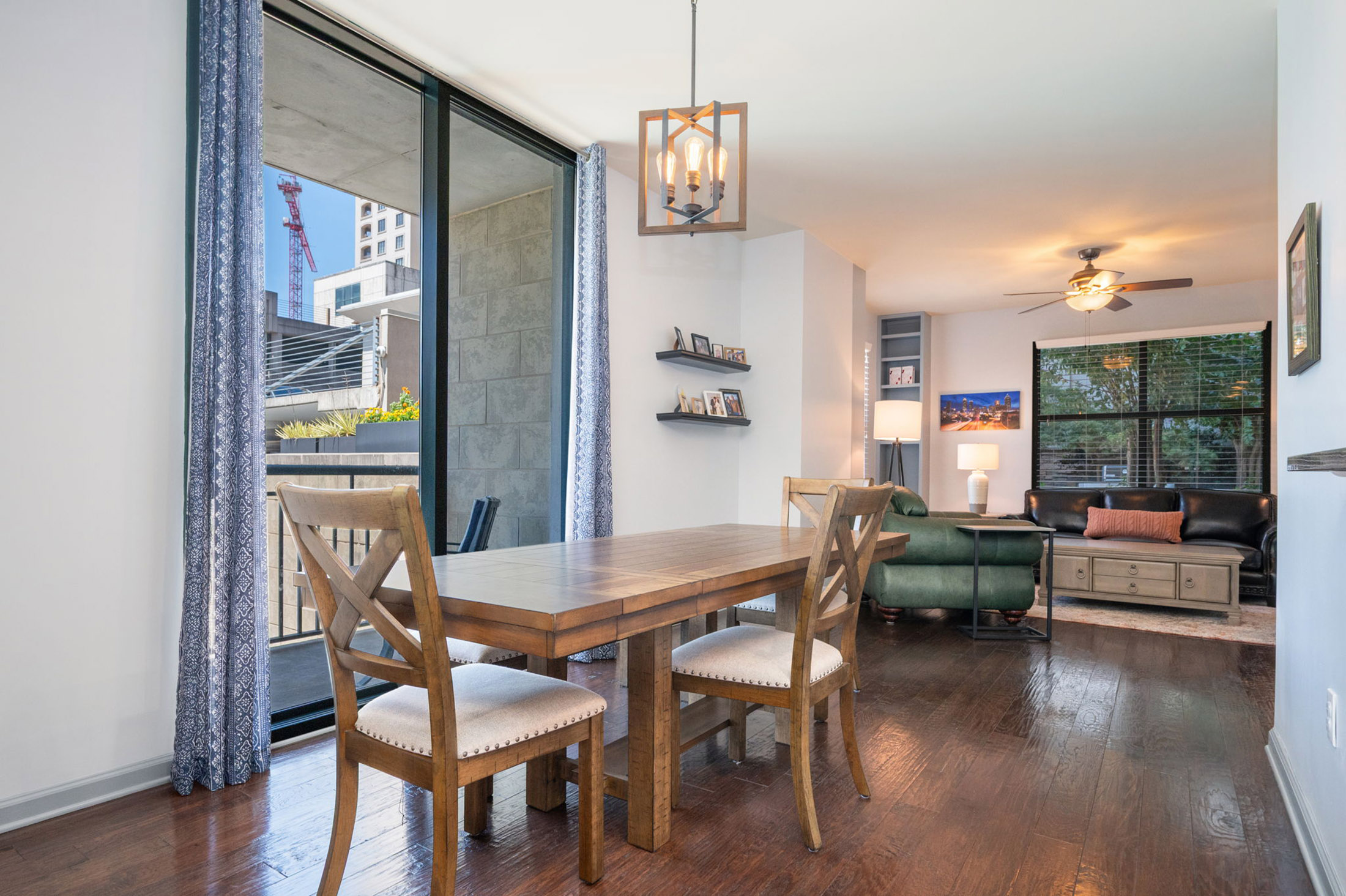  Sophisticated City Living Meets Comfort and Convenience in the Heart of Buckhead - 物件實景