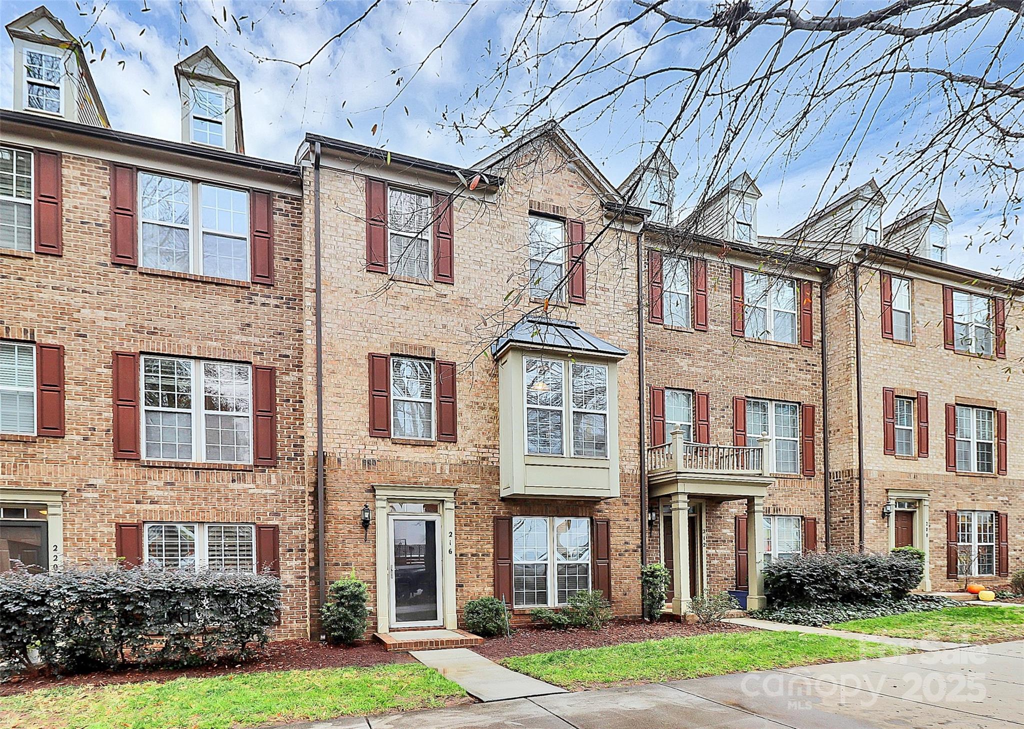 Charlotte, North Carolina, 28203, United States, 3 Bedrooms Bedrooms, ,3 BathroomsBathrooms,Residential,For Sale,2003363