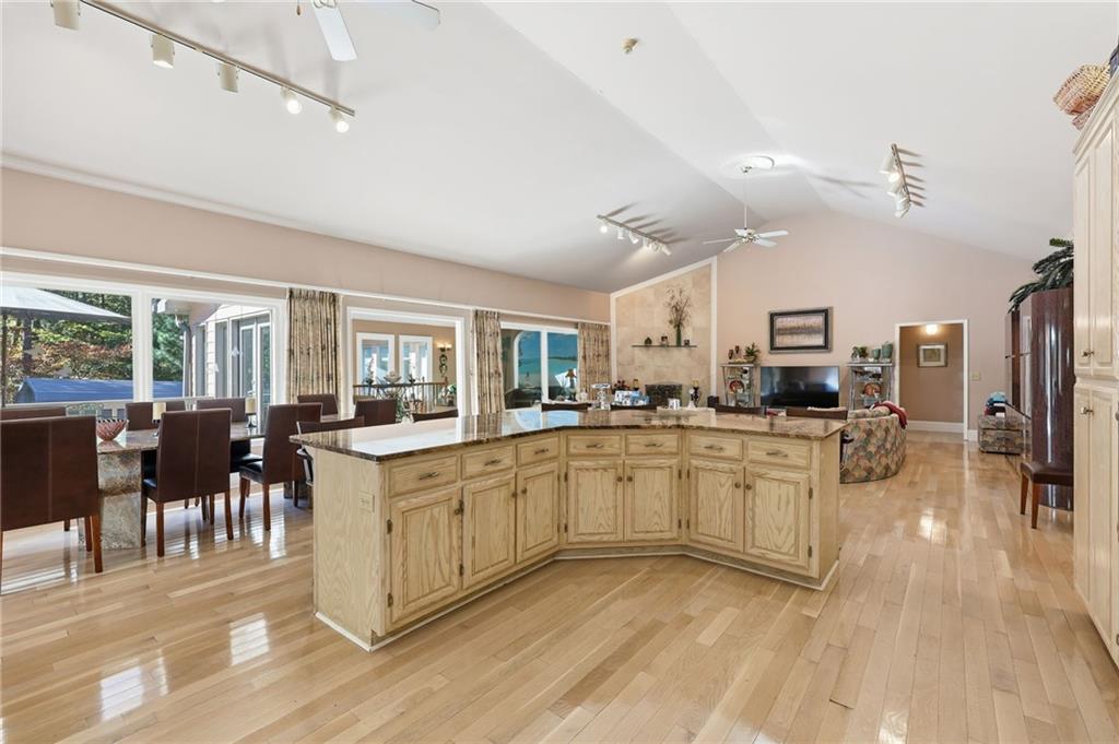 Buford, Georgia, 30518, United States, 4 Bedrooms Bedrooms, ,4 BathroomsBathrooms,Residential,For Sale,1986325