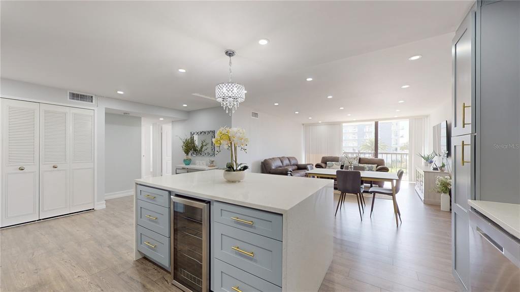 Clearwater Beach, Florida, 33767, United States, 2 Bedrooms Bedrooms, ,2 BathroomsBathrooms,Residential,For Sale,1818973