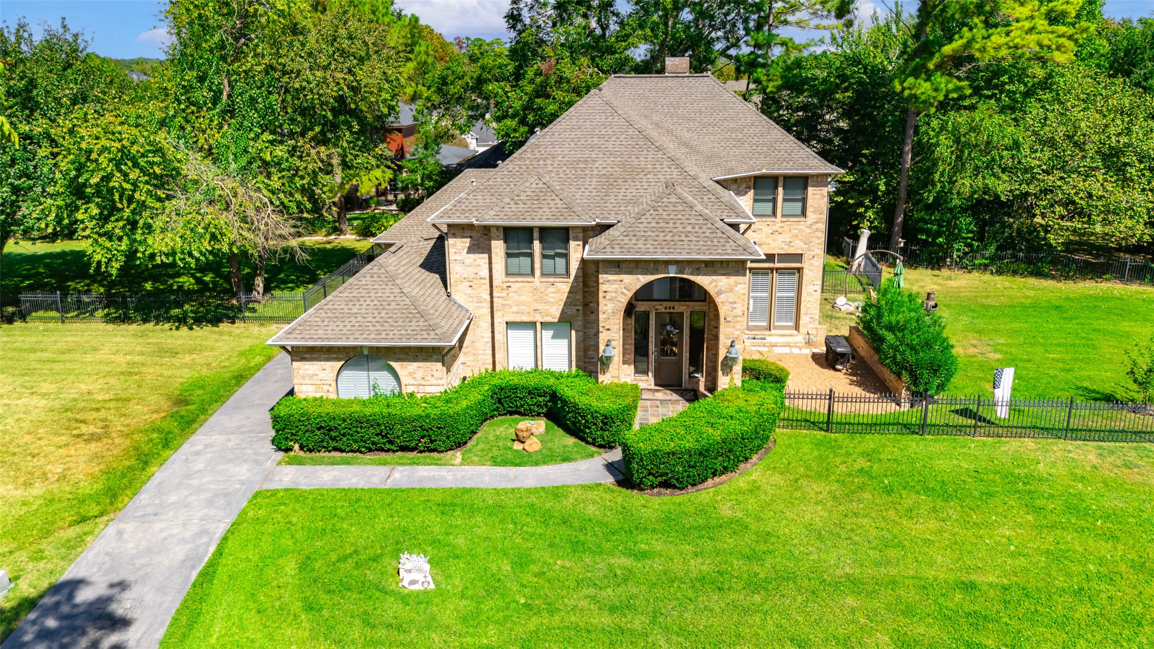 Montgomery, Texas, 77356, United States, 3 Bedrooms Bedrooms, ,4 BathroomsBathrooms,Residential,For Sale,1987885