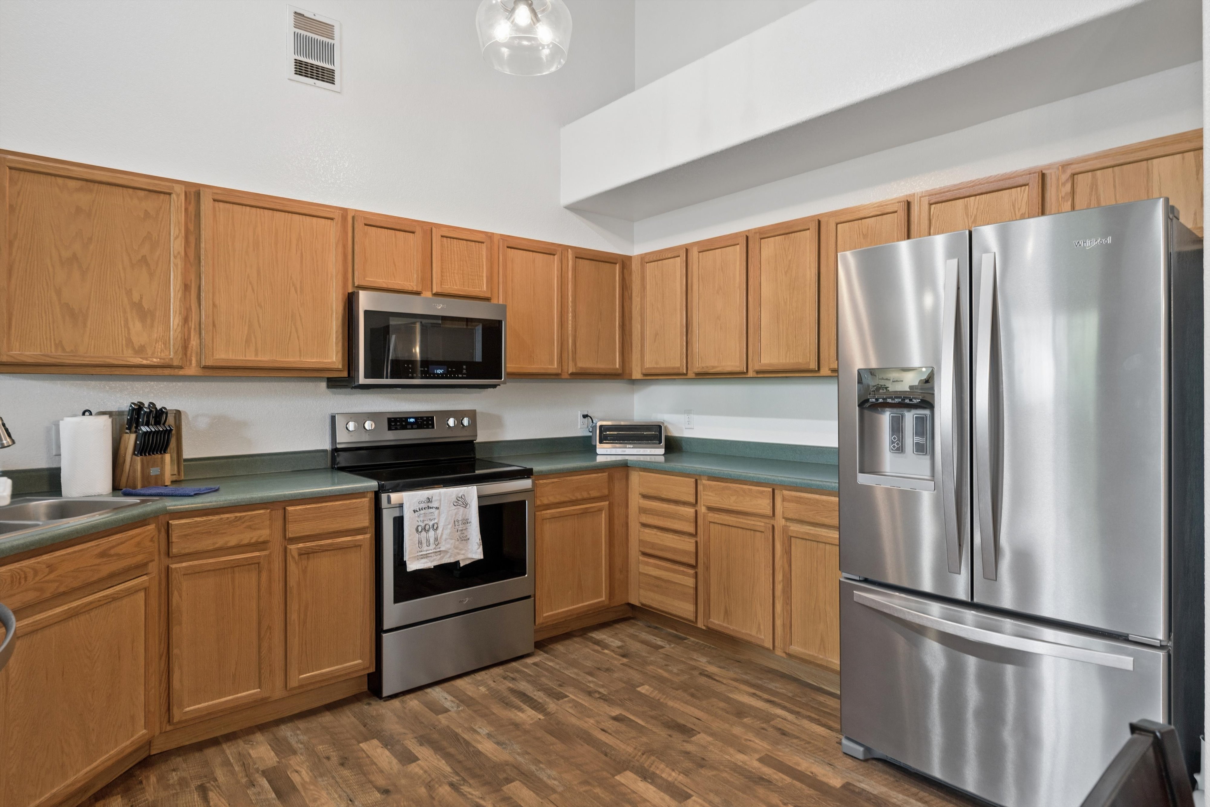  Welcome to this Beautifully Maintained Condo In Gated Settlers Chase Heritage - 物件實景